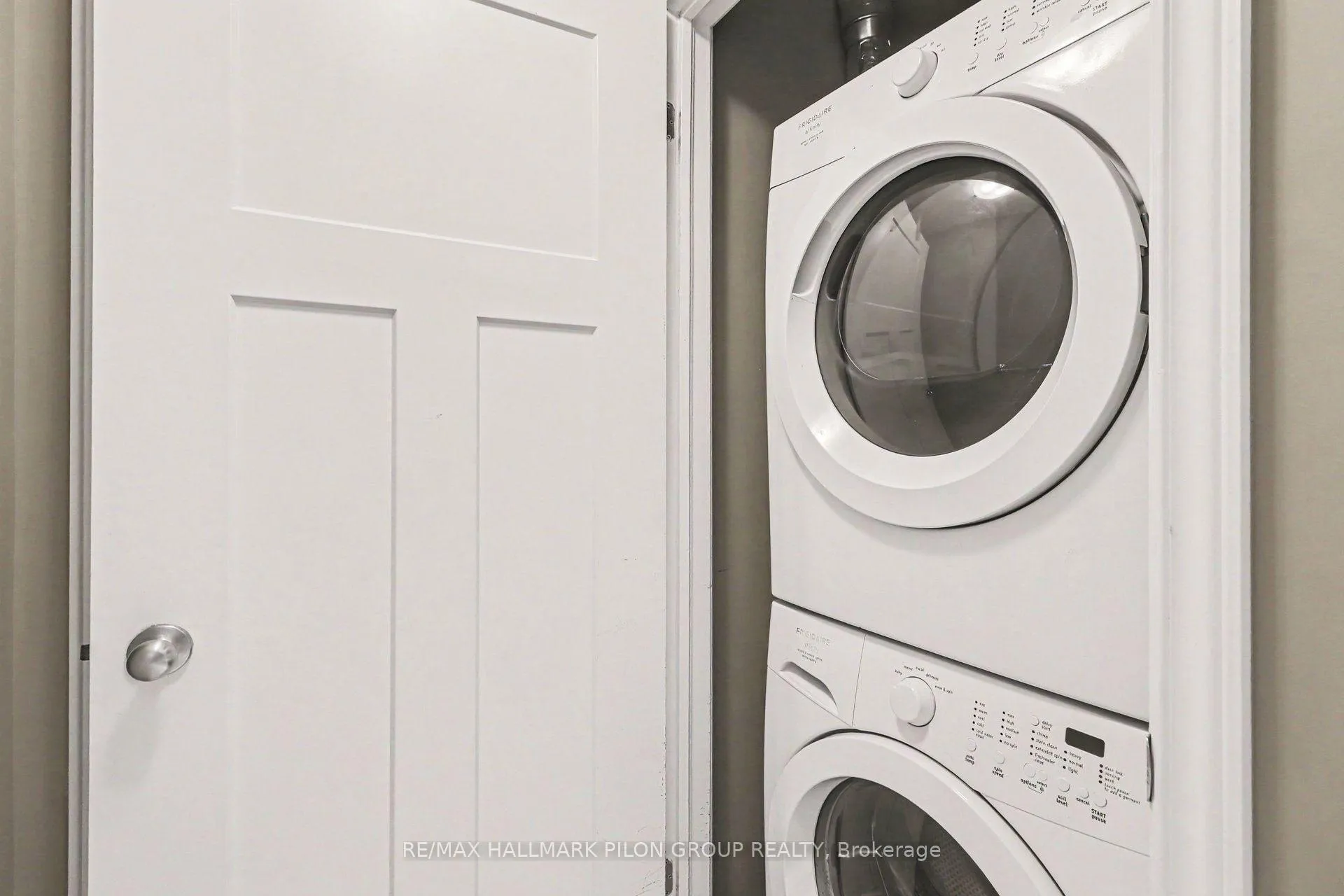 Photo 10 of Unit 403, 230 Titanium Private, Ottawa, Convent Glen North — HOMEH