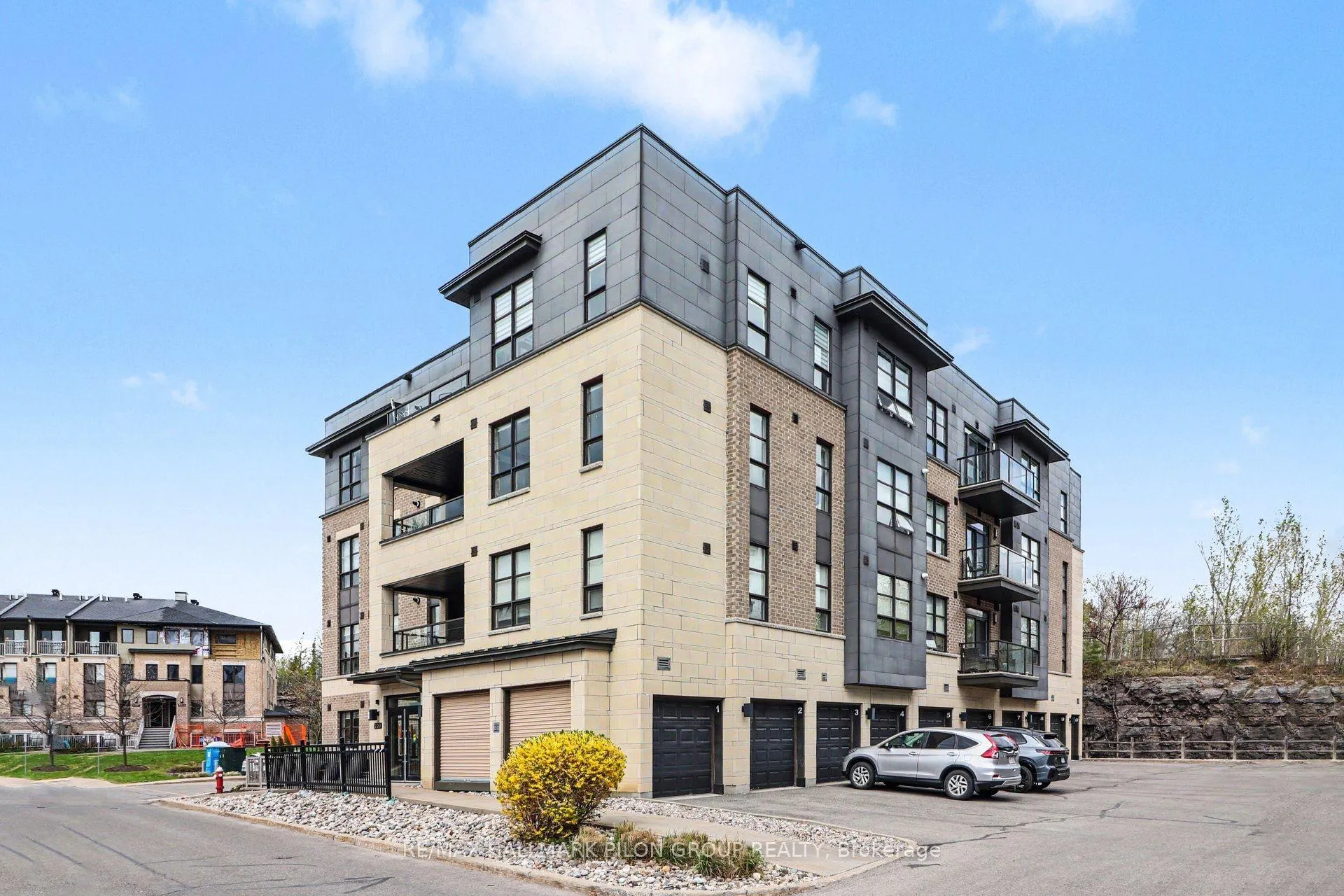Photo 15 of Unit 403, 230 Titanium Private, Ottawa, Convent Glen North — HOMEH