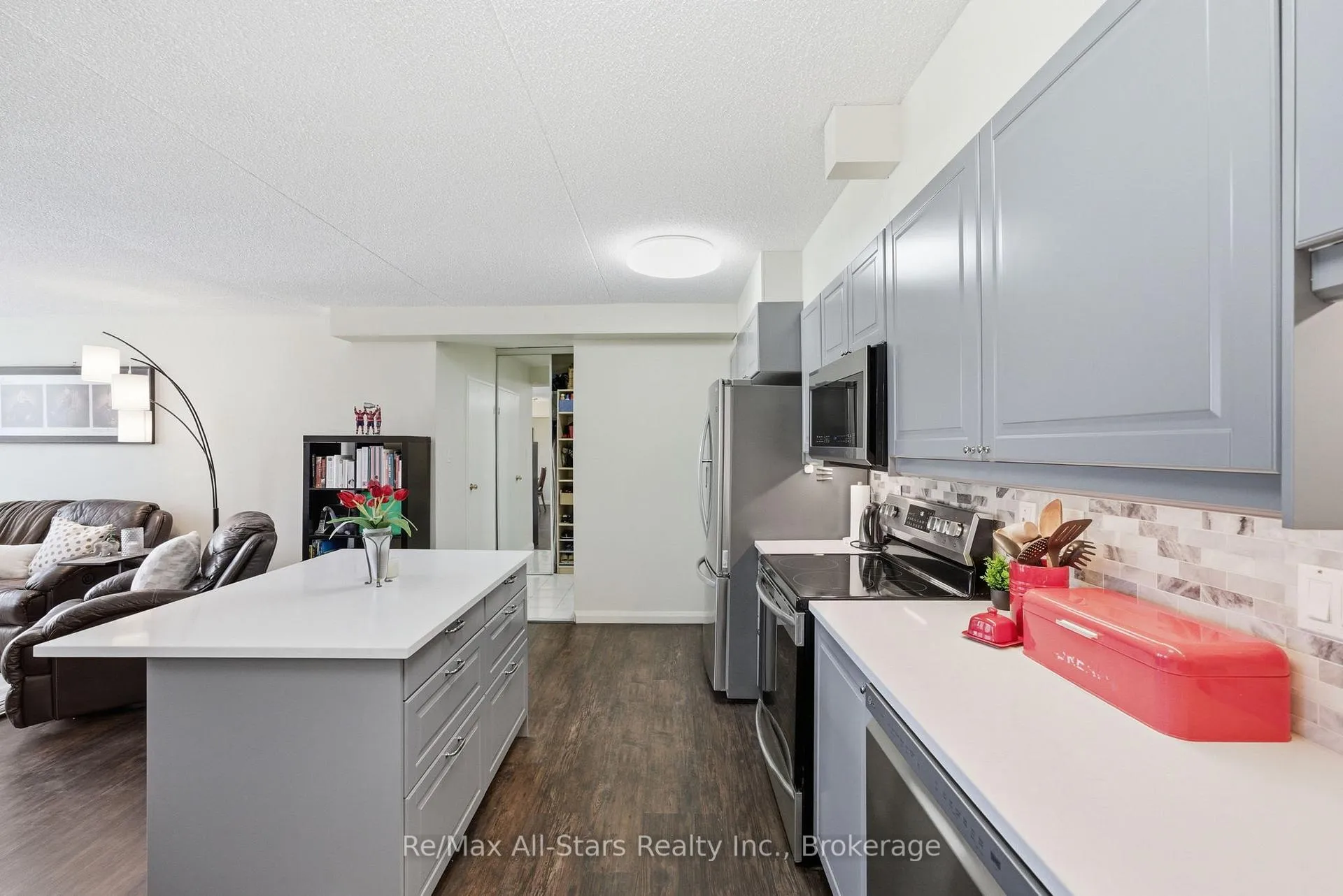 Photo 10 of Unit 301, 1540 Pickering Parkway, Pickering, Town Centre — HOMEH