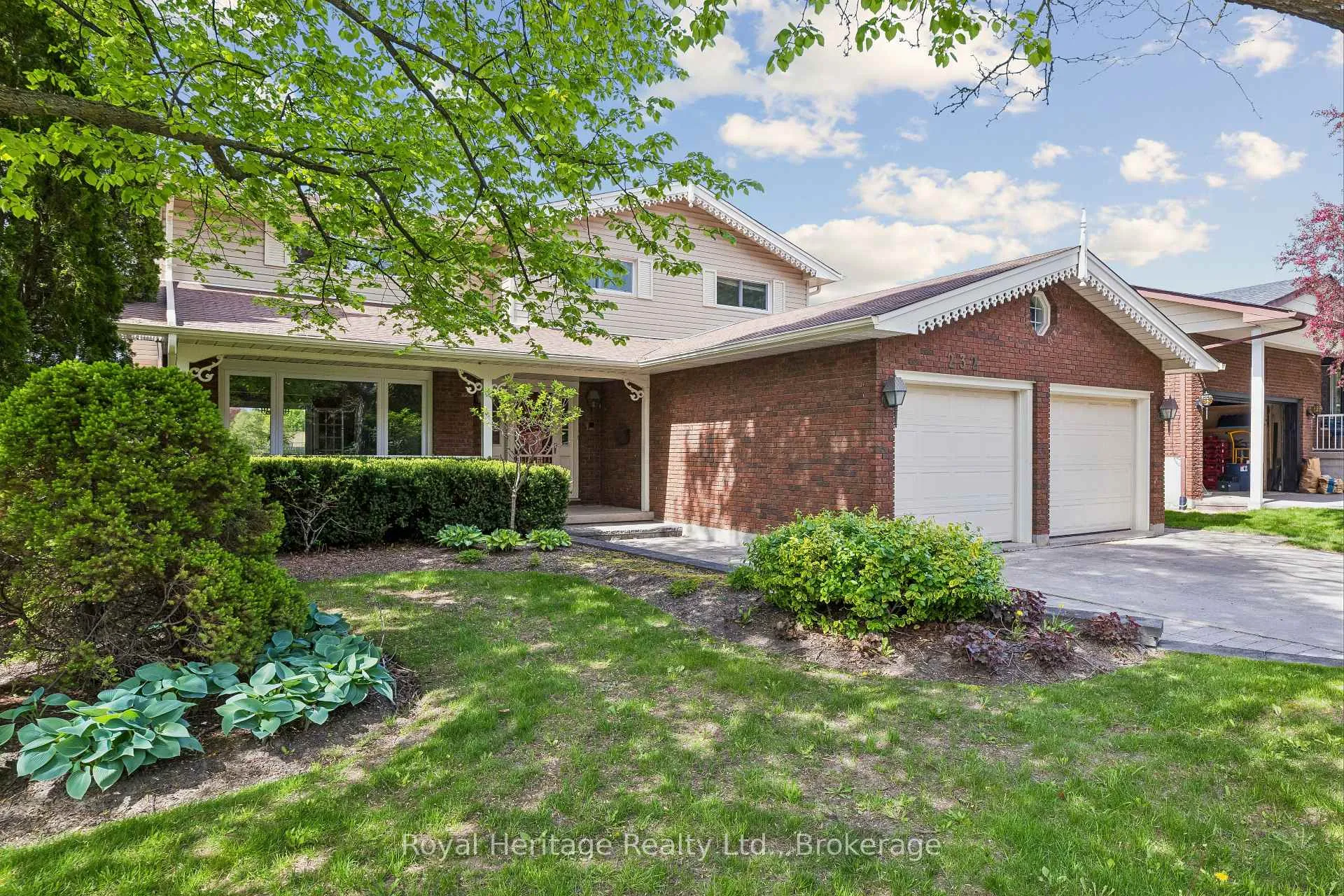 Photo 2 of 232 Beatrice Street W, Oshawa, Centennial — HOMEH