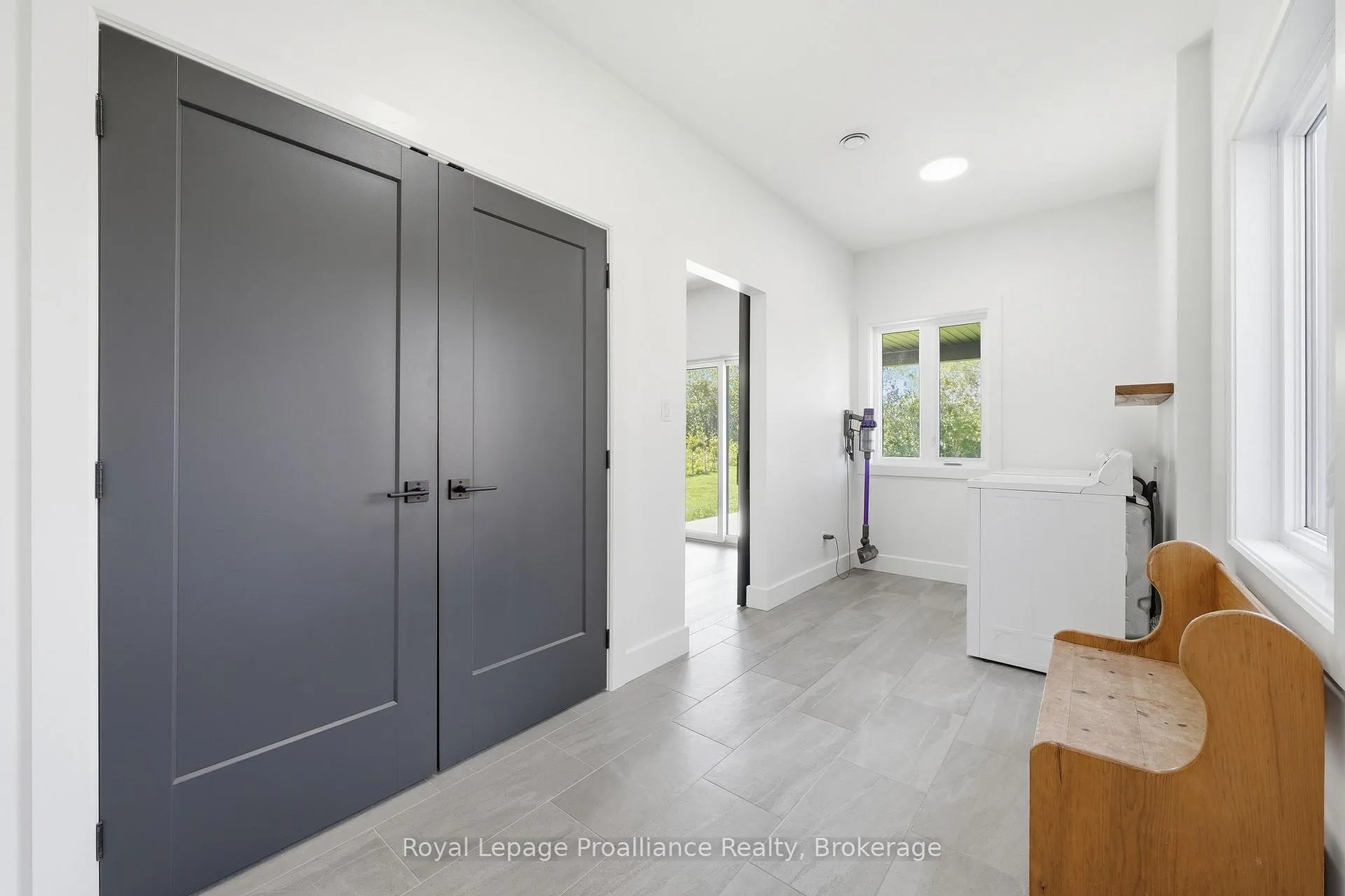 Photo 24 of 52 Fraser Drive, Quinte West, Sidney Ward — HOMEH