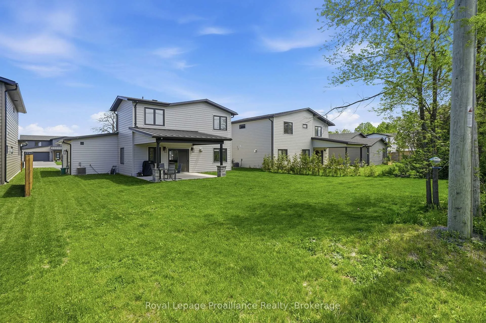 Photo 44 of 52 Fraser Drive, Quinte West, Sidney Ward — HOMEH
