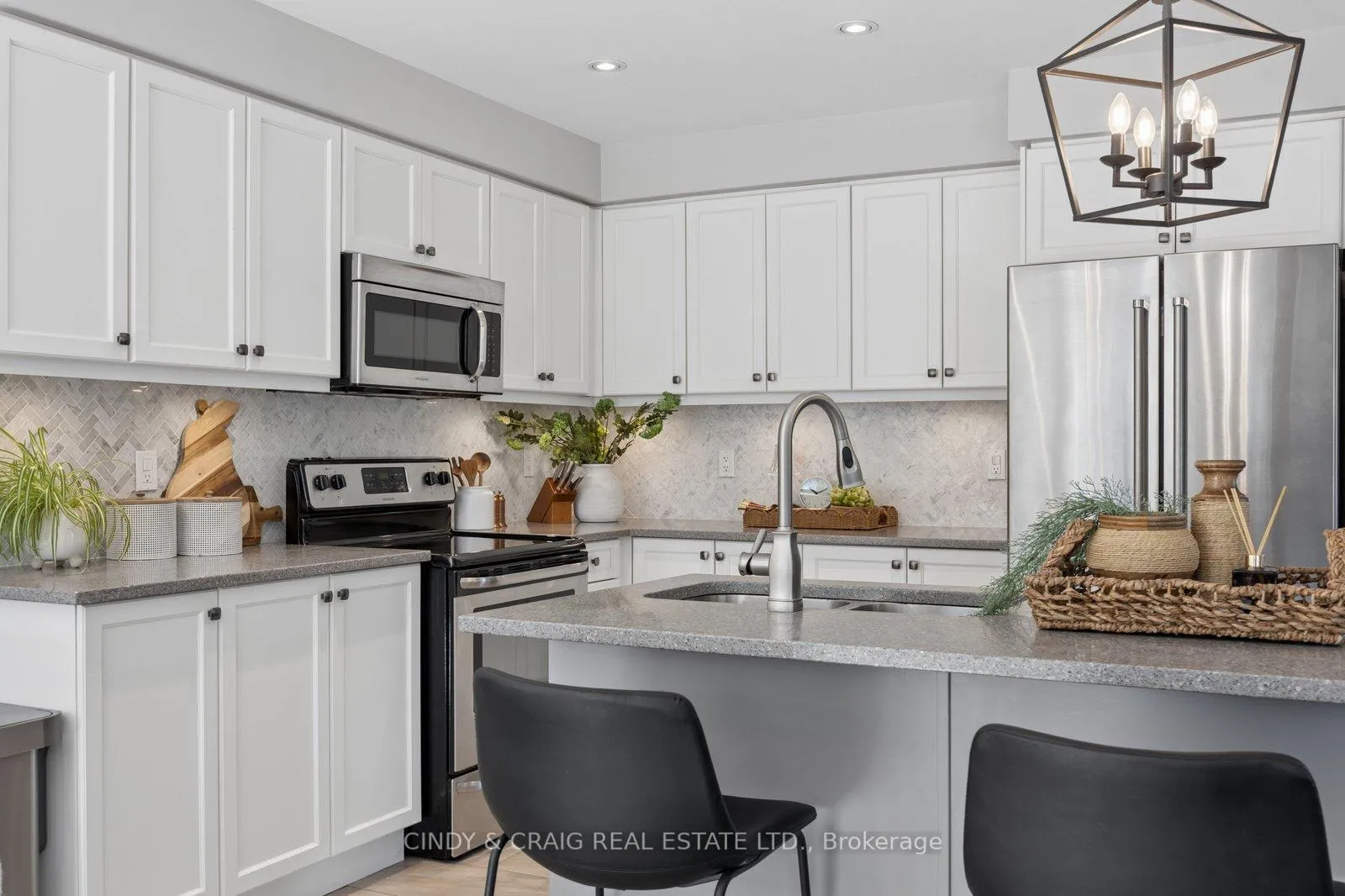 Photo 5 of 54 Arthur Trewin Street, Clarington, Courtice — HOMEH