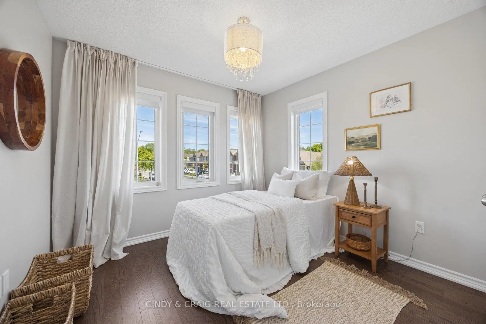 Photo 18 of 54 Arthur Trewin Street, Clarington, Courtice — HOMEH