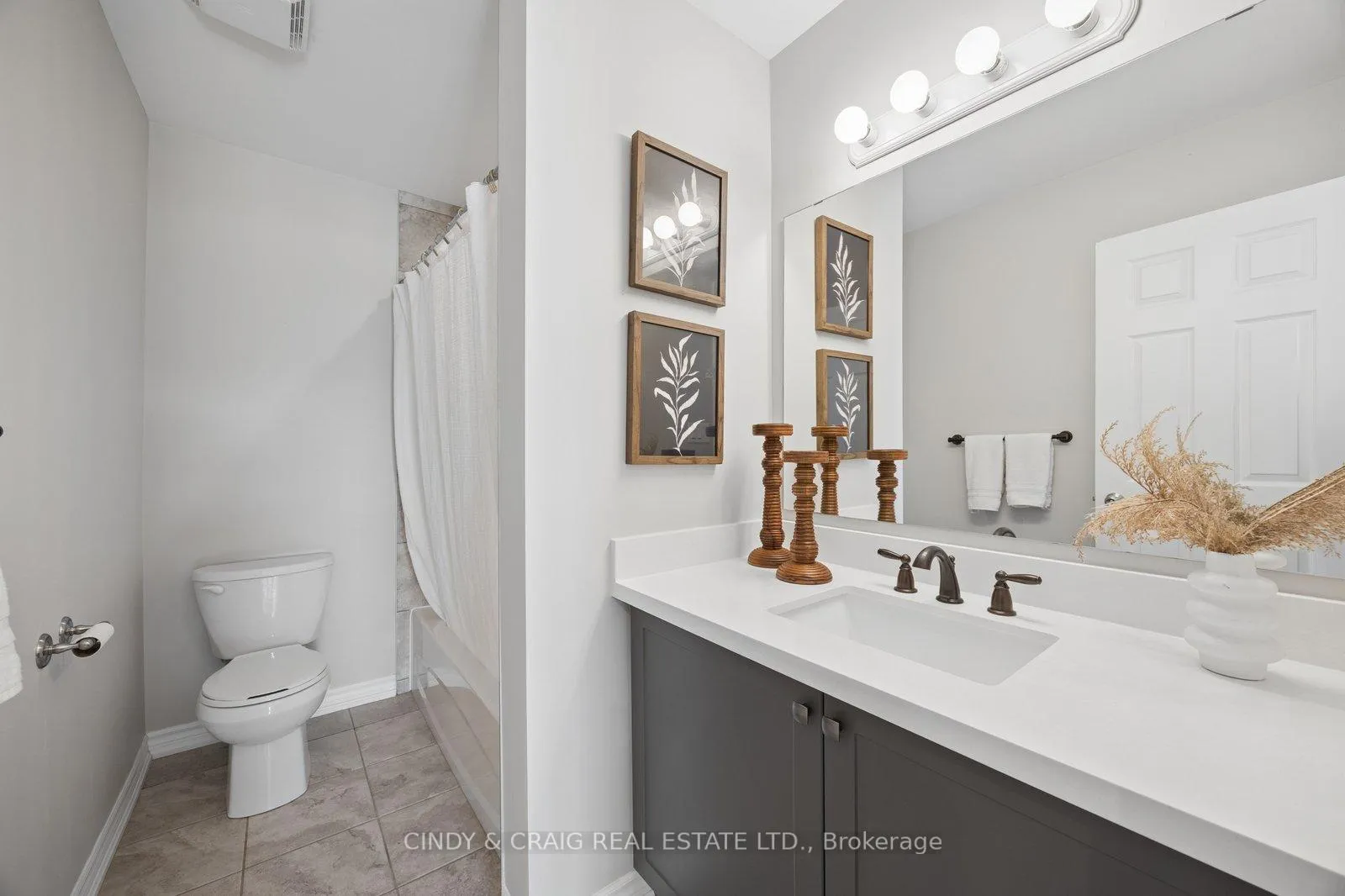 Photo 20 of 54 Arthur Trewin Street, Clarington, Courtice — HOMEH