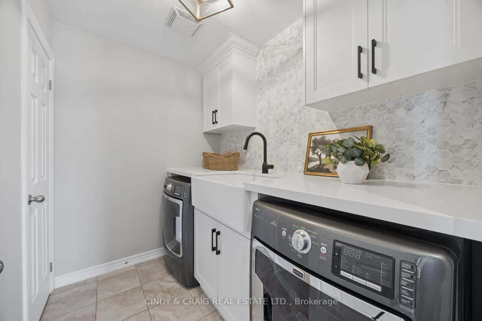 Photo 21 of 54 Arthur Trewin Street, Clarington, Courtice — HOMEH