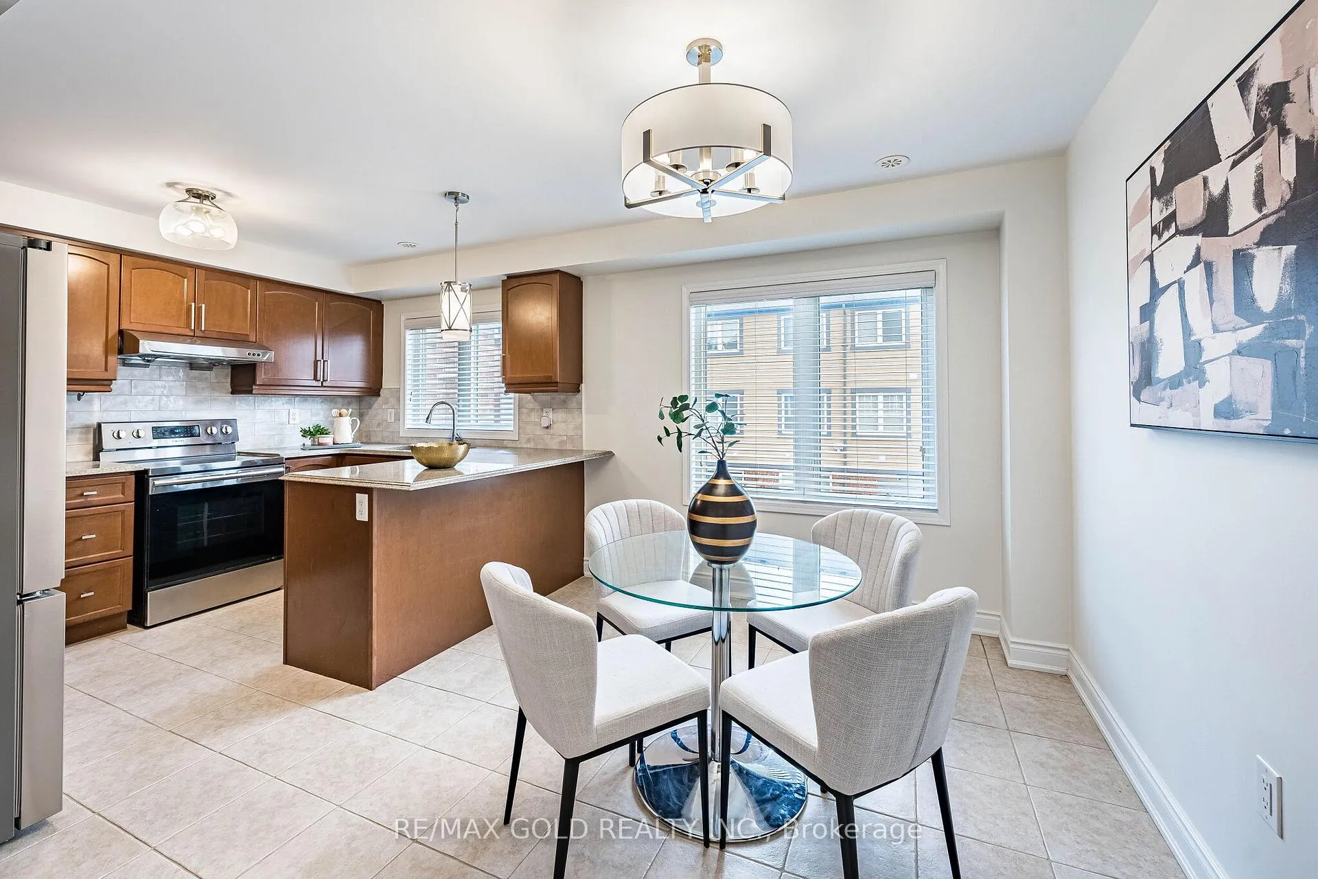 Photo 14 of 7 Viewforth Road, Brampton, Northwest Brampton — HOMEH