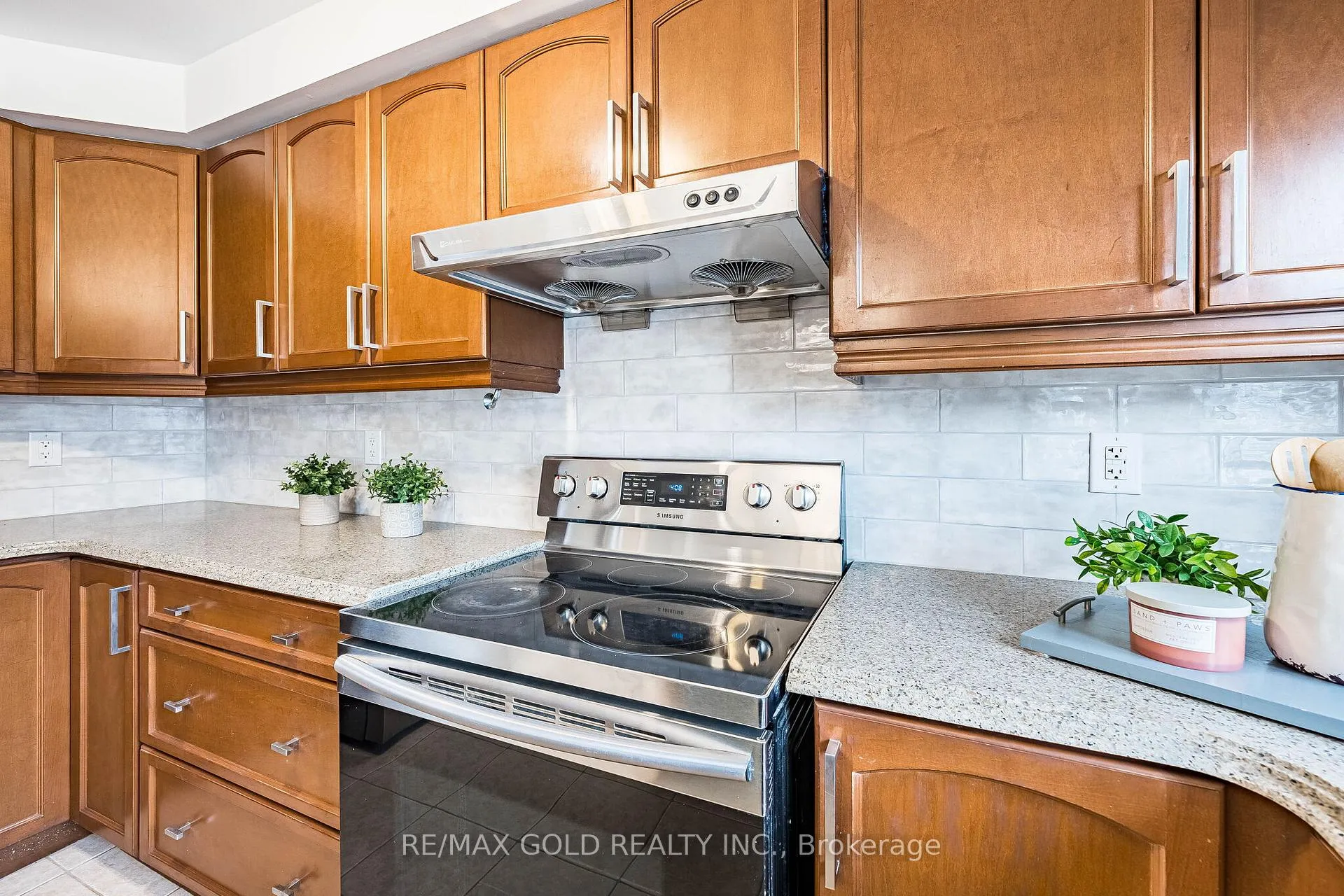 Photo 16 of 7 Viewforth Road, Brampton, Northwest Brampton — HOMEH