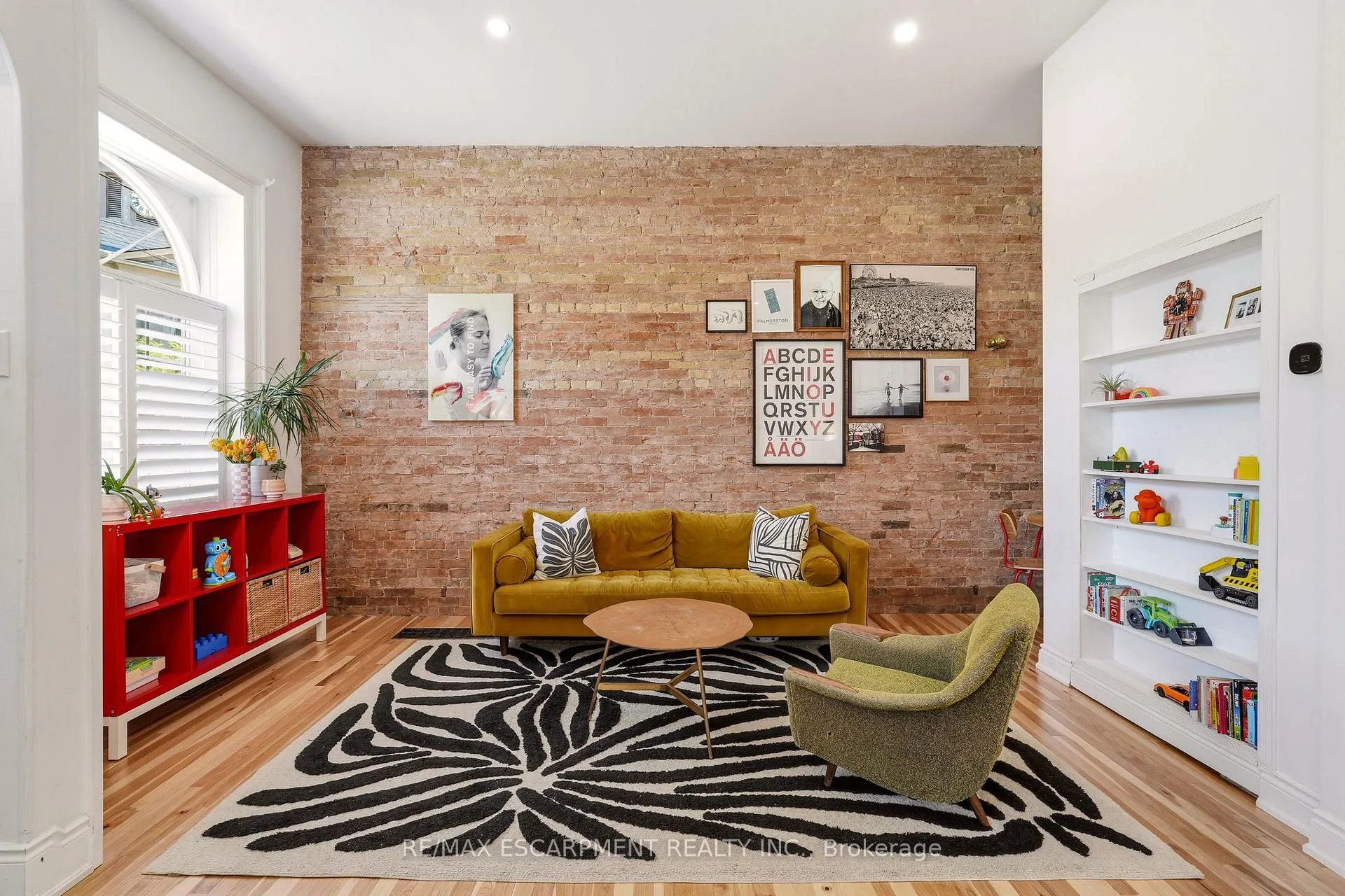 Photo 7 of 16 Hatt Street, Hamilton, Dundas — HOMEH