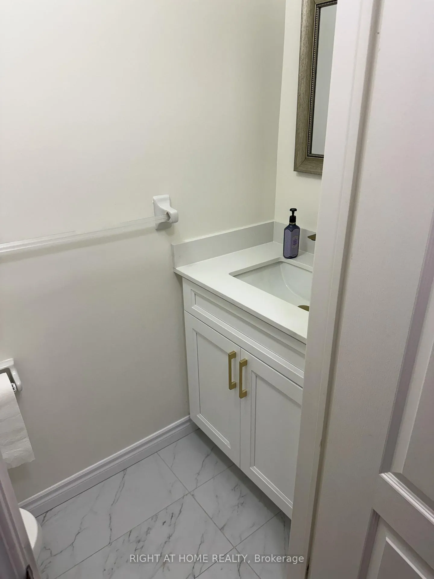 Photo 8 of 1566 Arcadia Square, Pickering, Amberlea — HOMEH