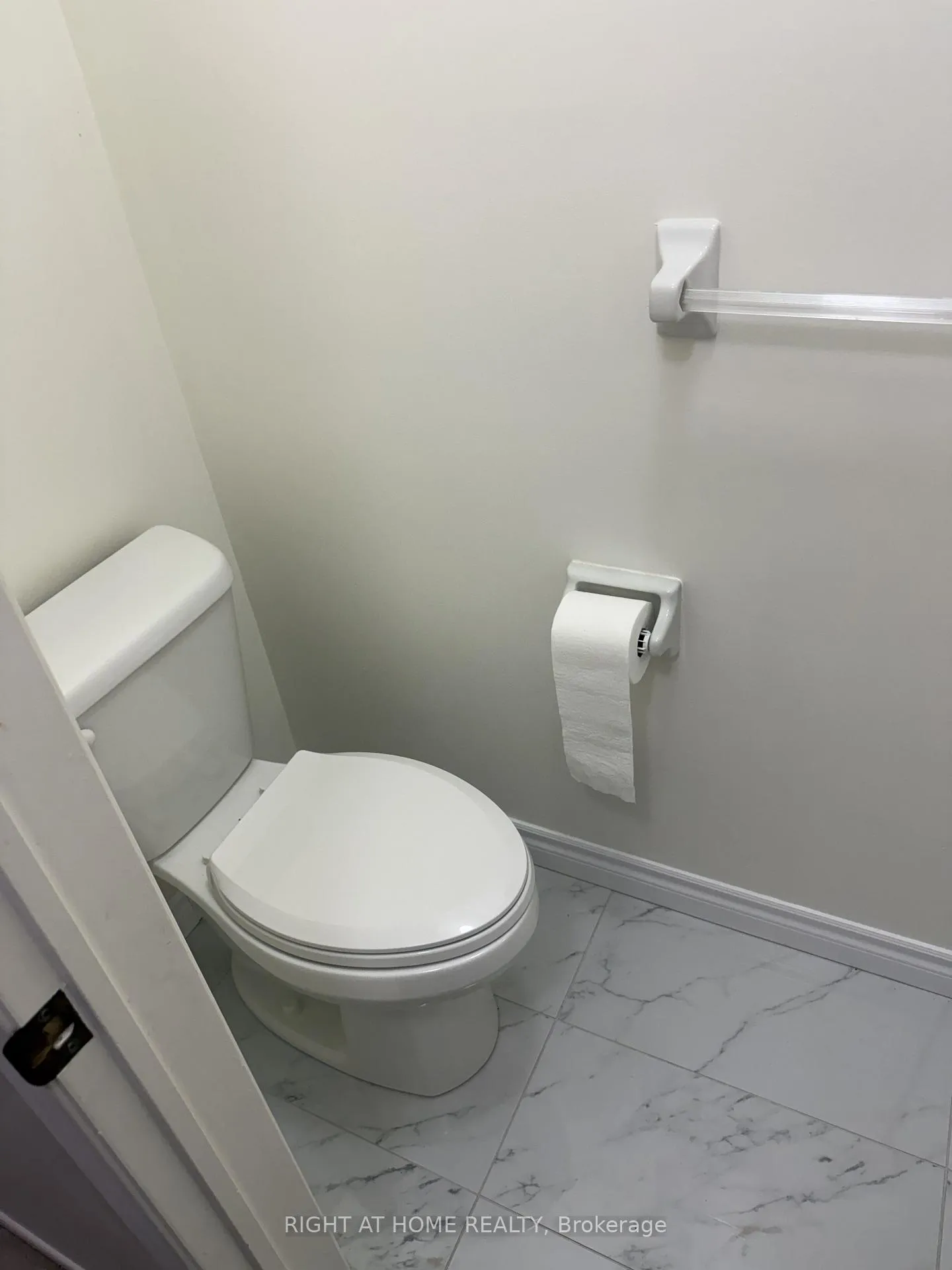 Photo 9 of 1566 Arcadia Square, Pickering, Amberlea — HOMEH