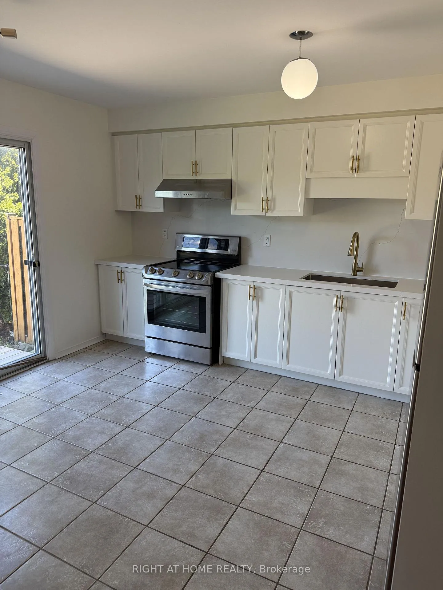 Photo 10 of 1566 Arcadia Square, Pickering, Amberlea — HOMEH