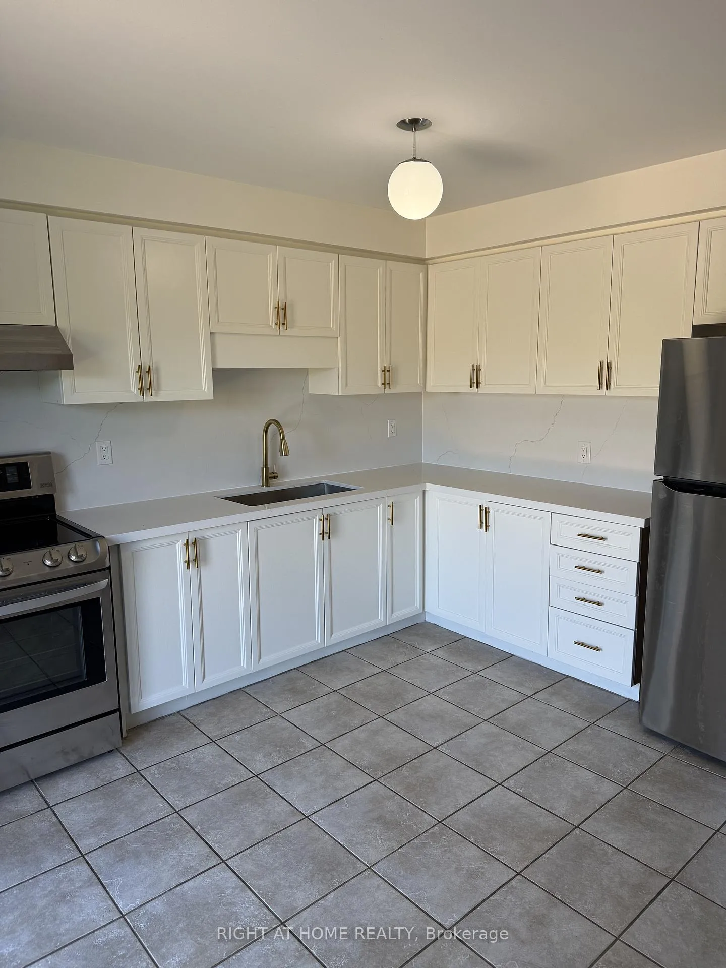 Photo 11 of 1566 Arcadia Square, Pickering, Amberlea — HOMEH