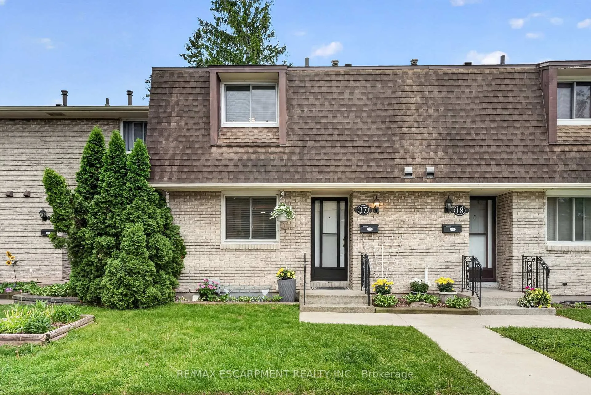 Photo 1 of Unit 17, 50 Lakeshore Road, St. Catharines, Lakeport — HOMEH