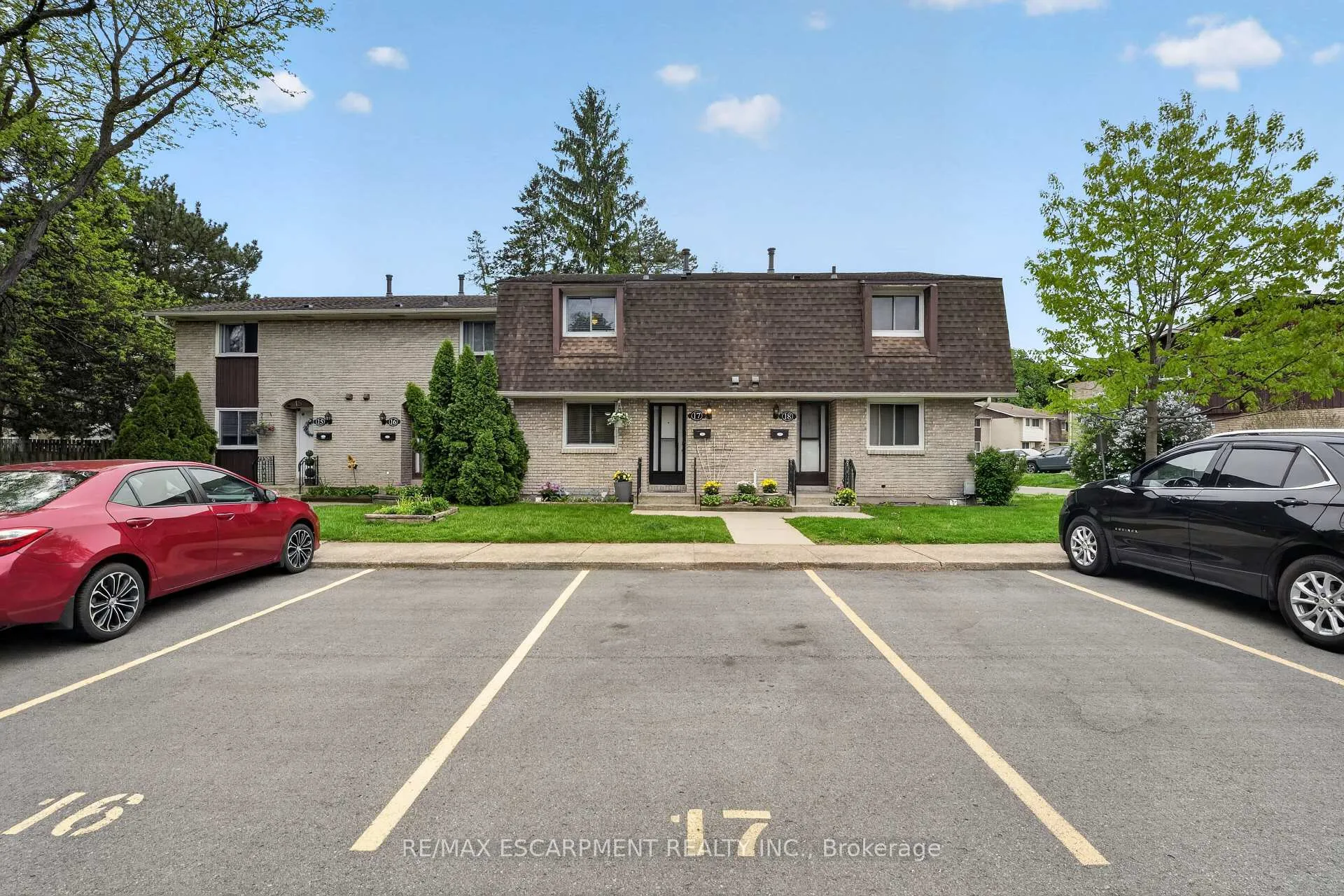 Photo 2 of Unit 17, 50 Lakeshore Road, St. Catharines, Lakeport — HOMEH