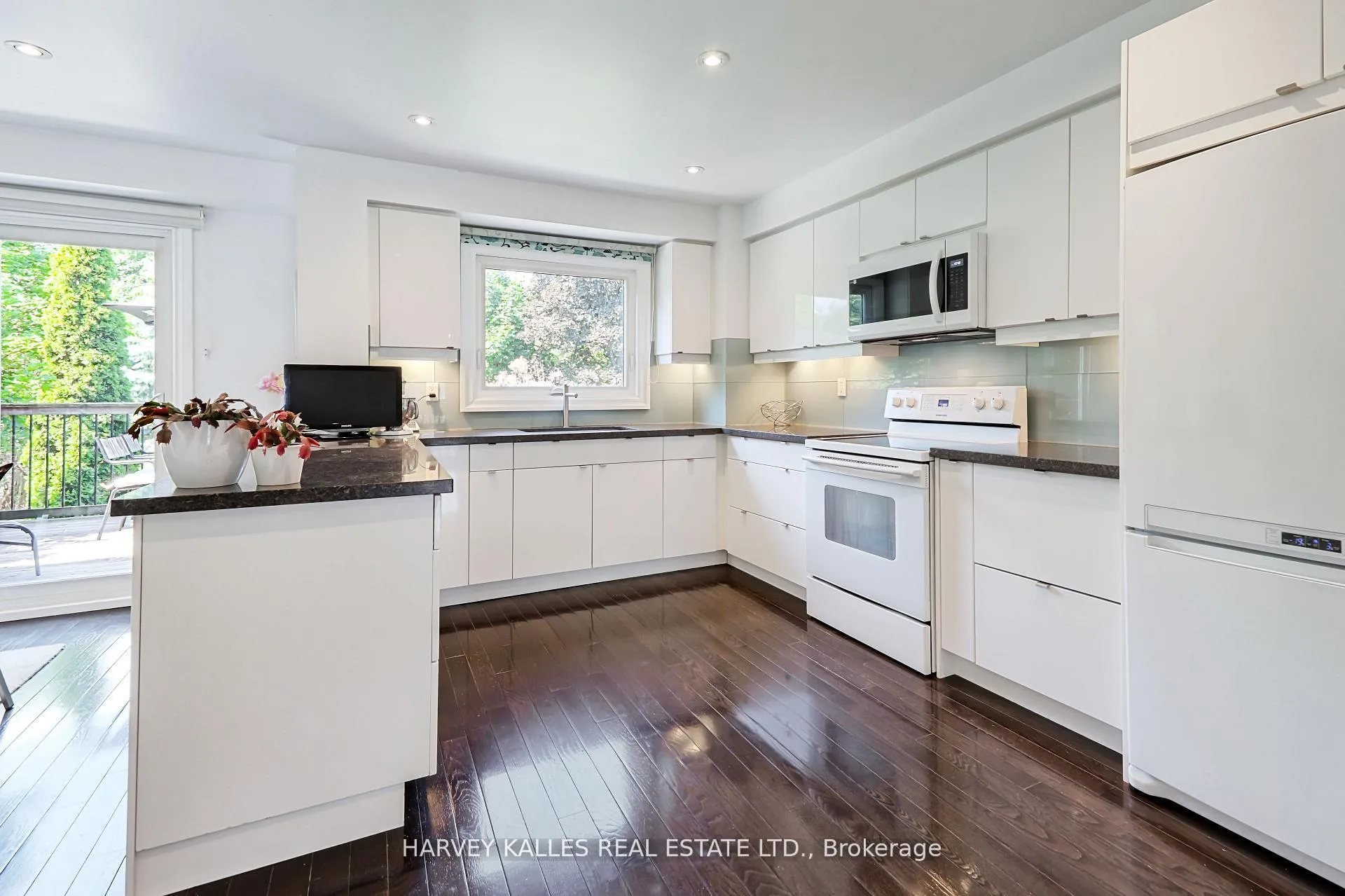 Photo 11 of 1050 Lindsay Drive, Oakville, Glen Abbey — HOMEH