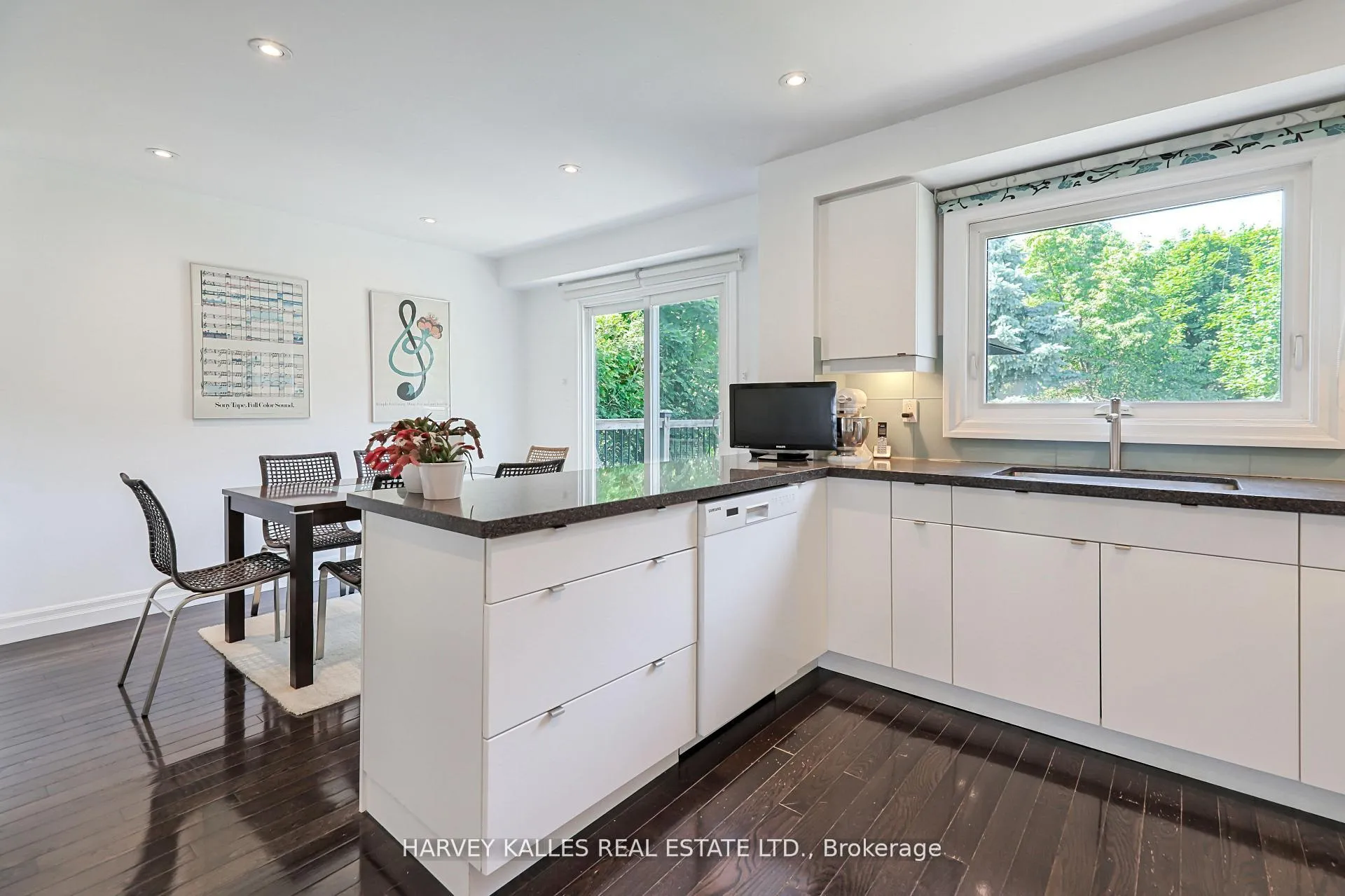 Photo 13 of 1050 Lindsay Drive, Oakville, Glen Abbey — HOMEH