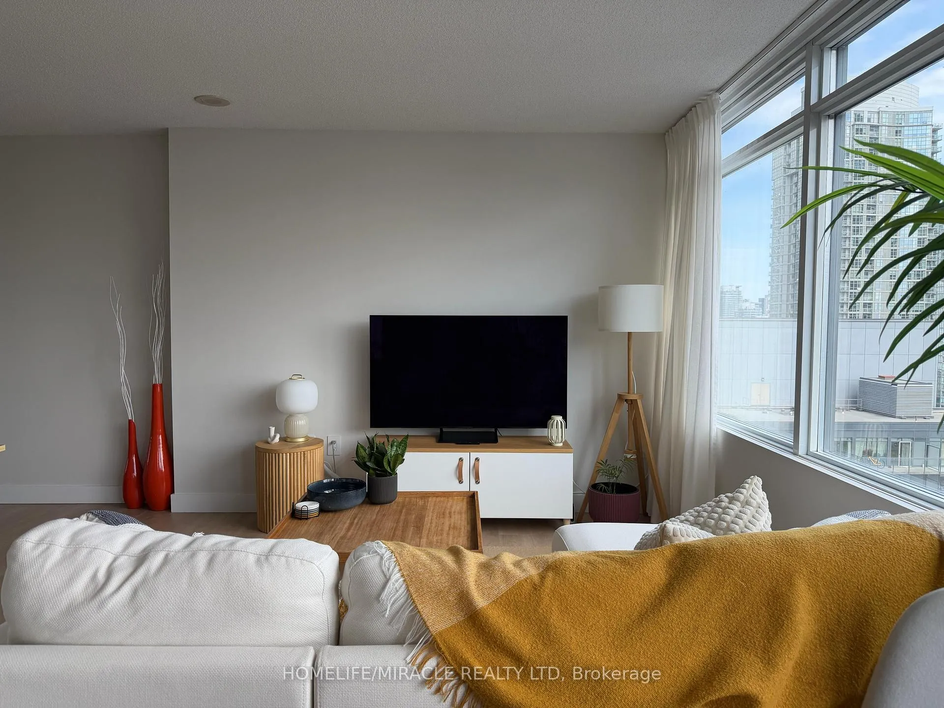 Photo 10 of Unit 2309, 25 Telegram Mews, Toronto, Waterfront Communities — HOMEH