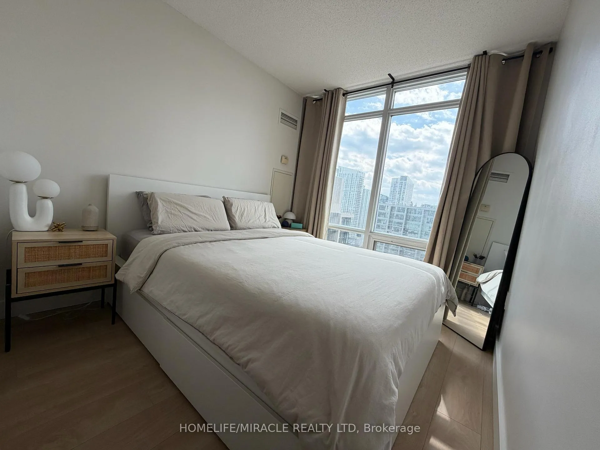Photo 16 of Unit 2309, 25 Telegram Mews, Toronto, Waterfront Communities — HOMEH