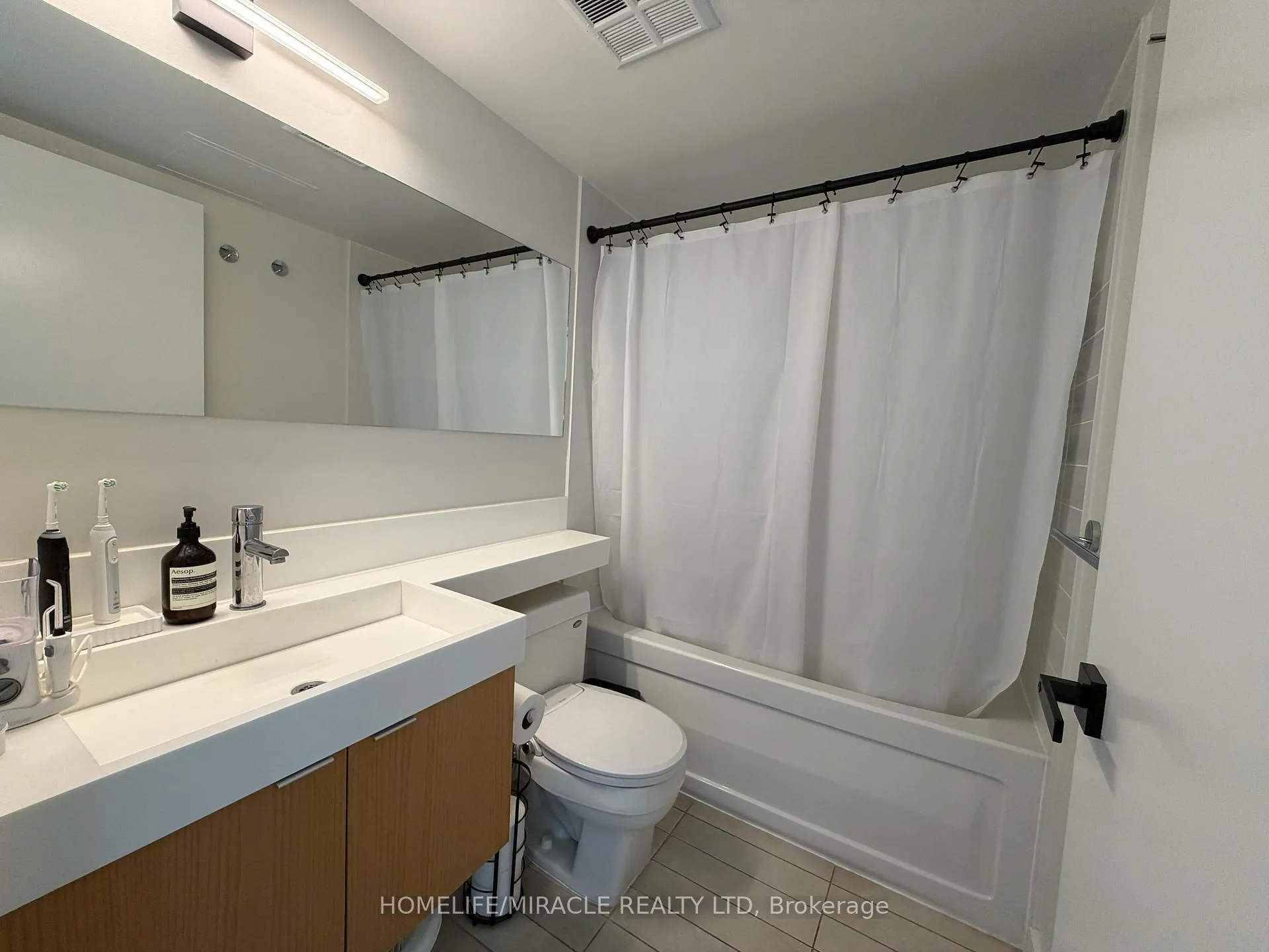 Photo 17 of Unit 2309, 25 Telegram Mews, Toronto, Waterfront Communities — HOMEH