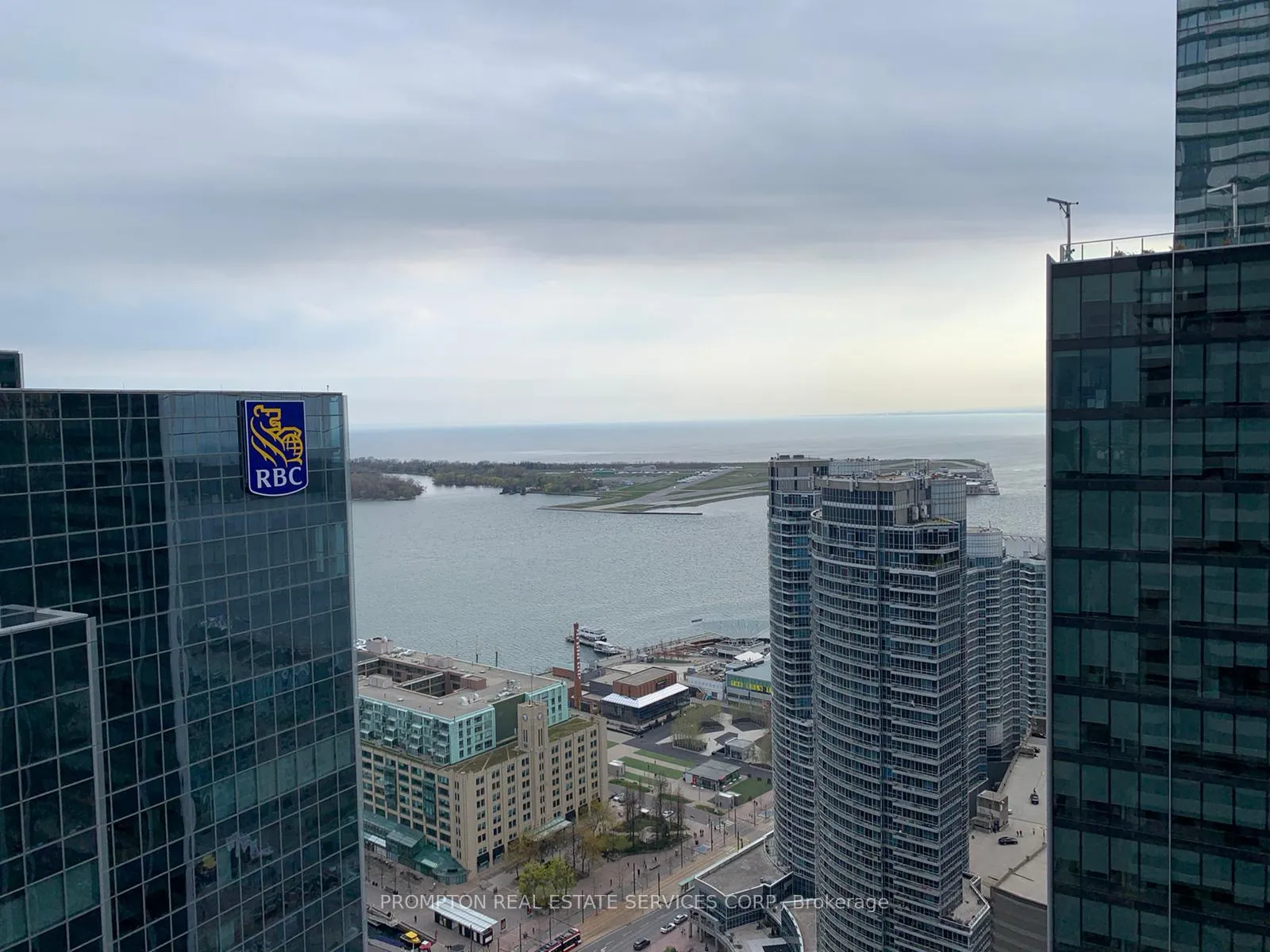Photo 8 of Unit 4410, 88 Harbour Street, Toronto, Waterfront Communities — HOMEH