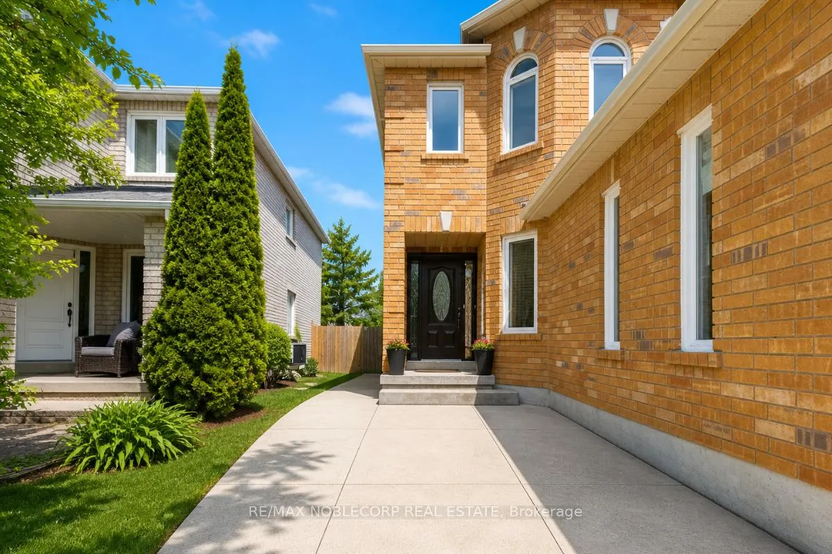 Photo 2 of 62 Pavin Crescent, Caledon, Bolton East — HOMEH