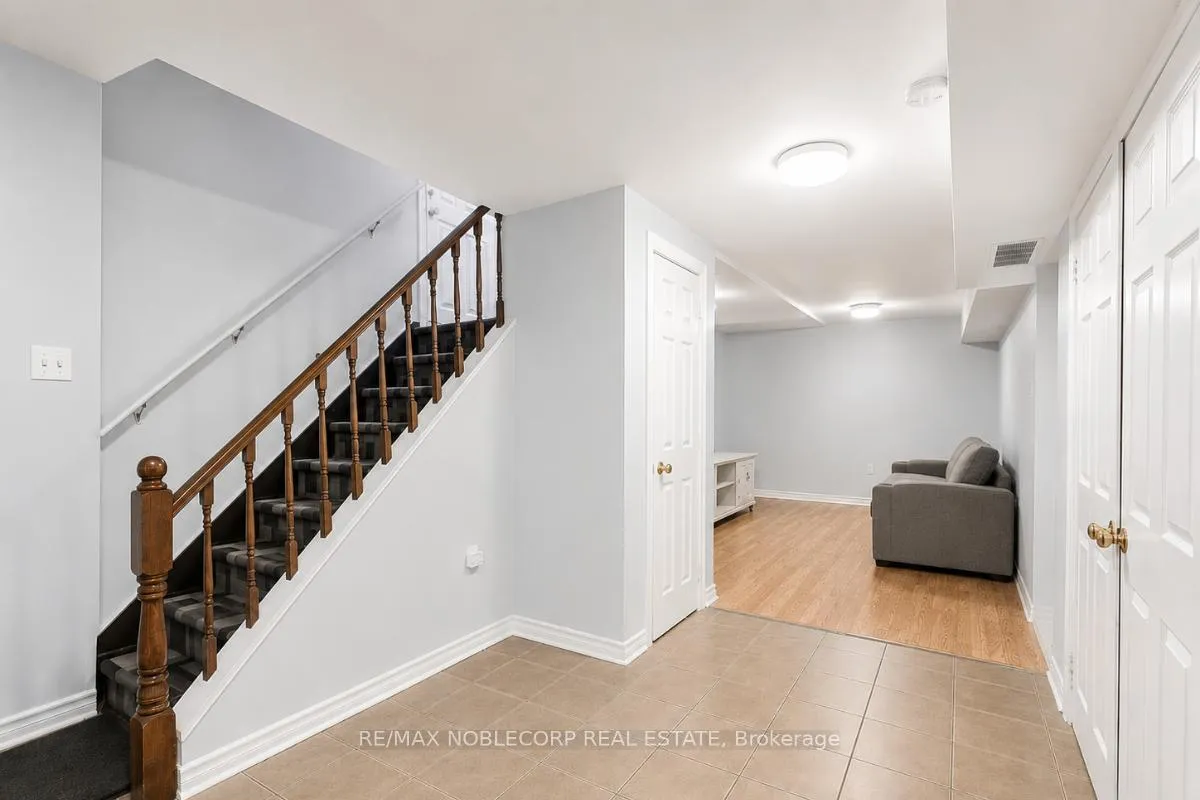 Photo 5 of 62 Pavin Crescent, Caledon, Bolton East — HOMEH