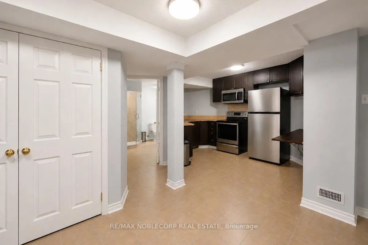 Photo 11 of 62 Pavin Crescent, Caledon, Bolton East — HOMEH
