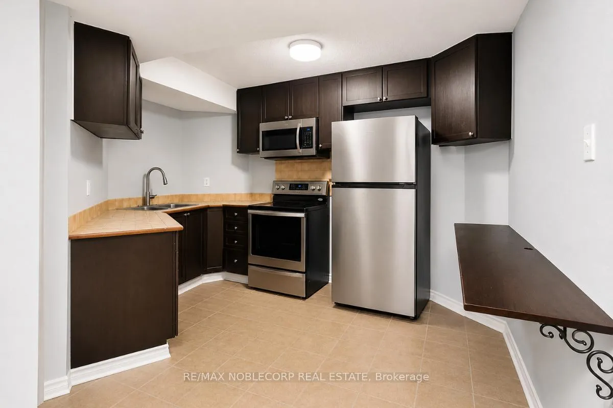 Photo 12 of 62 Pavin Crescent, Caledon, Bolton East — HOMEH