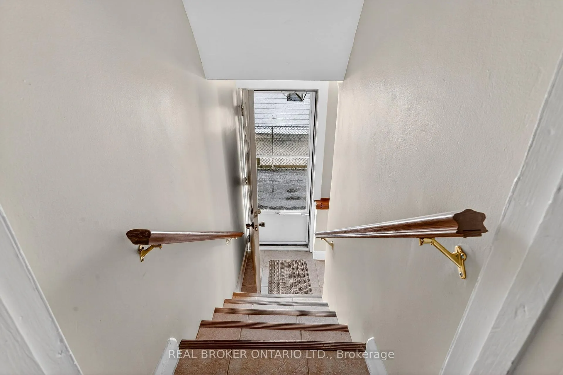 Photo 16 of 379 Talbot Street, Hamilton, McQuesten — HOMEH
