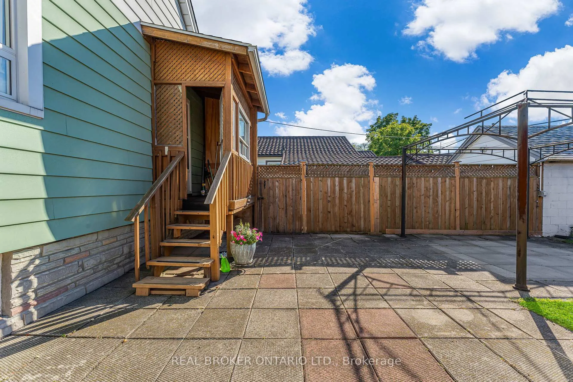 Photo 24 of 379 Talbot Street, Hamilton, McQuesten — HOMEH