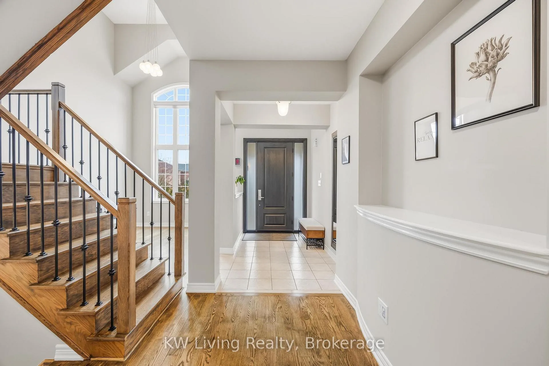 Photo 4 of 2327 Gladacres Lane E, Oakville, Westmount — HOMEH