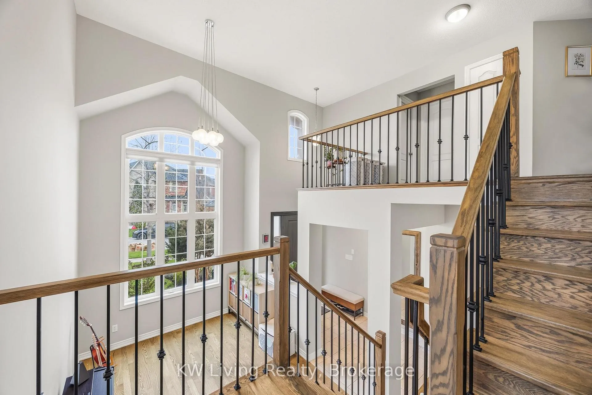 Photo 6 of 2327 Gladacres Lane E, Oakville, Westmount — HOMEH