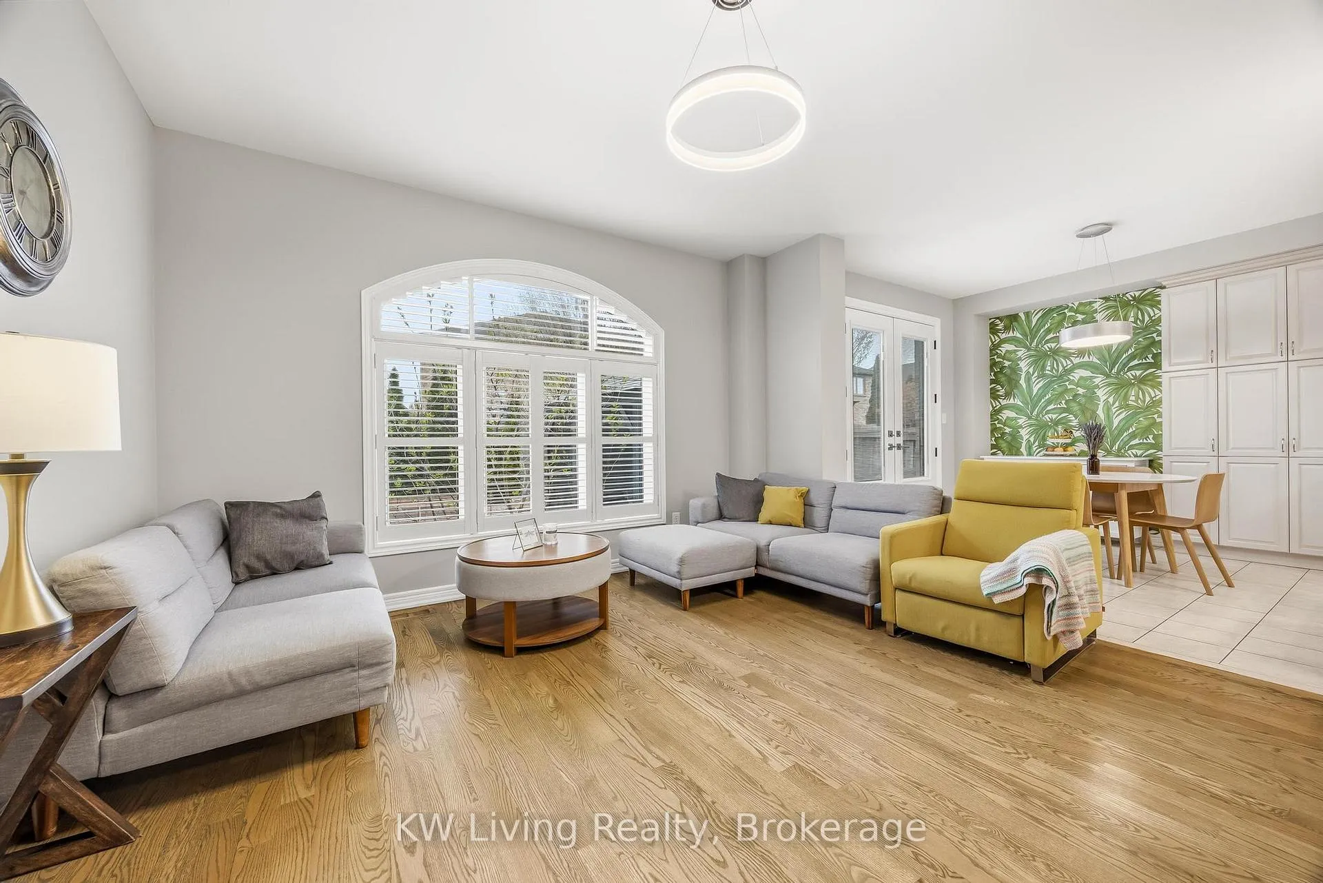 Photo 8 of 2327 Gladacres Lane E, Oakville, Westmount — HOMEH