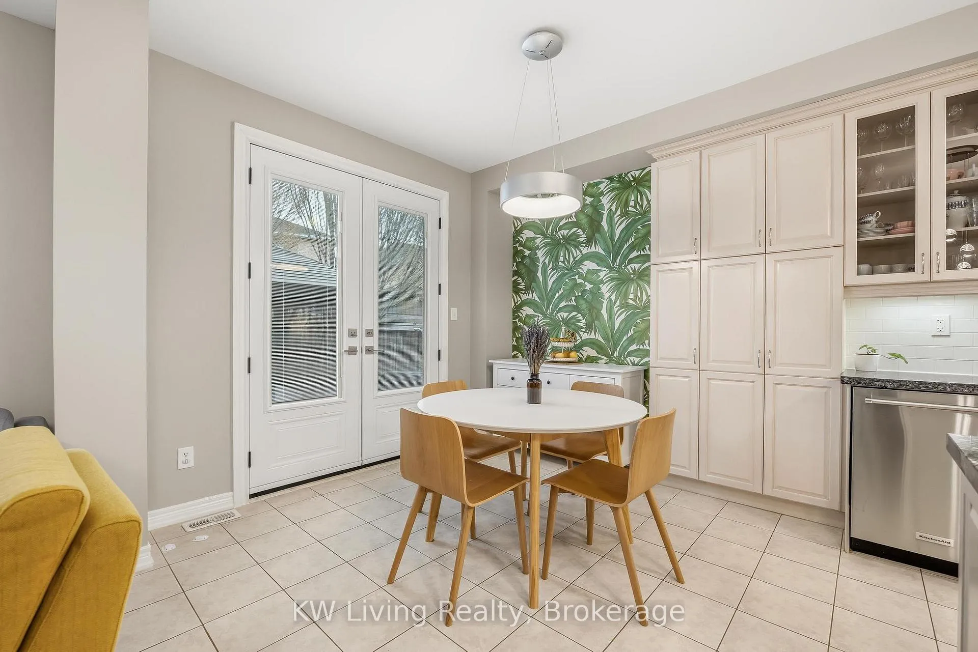 Photo 14 of 2327 Gladacres Lane E, Oakville, Westmount — HOMEH