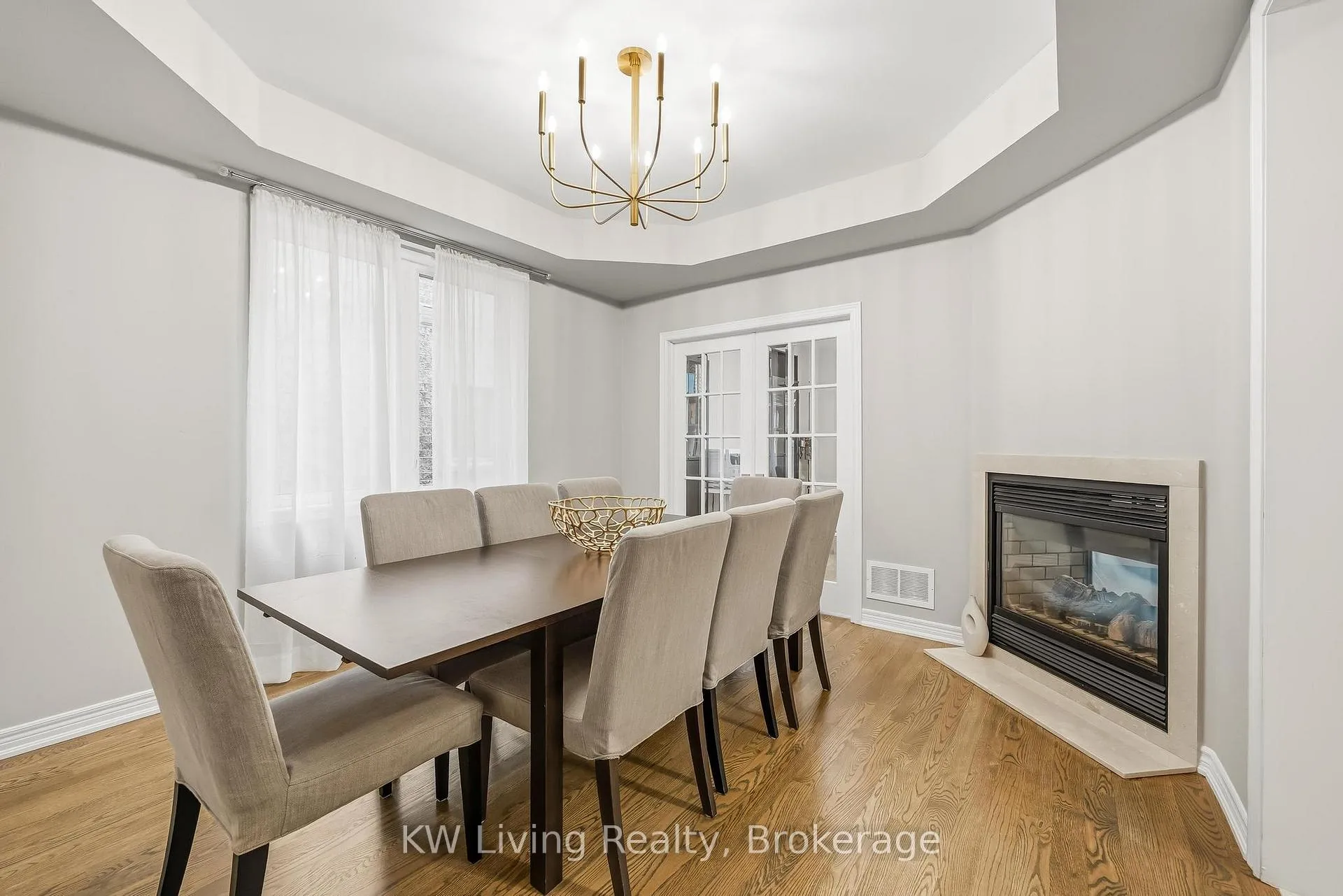 Photo 15 of 2327 Gladacres Lane E, Oakville, Westmount — HOMEH