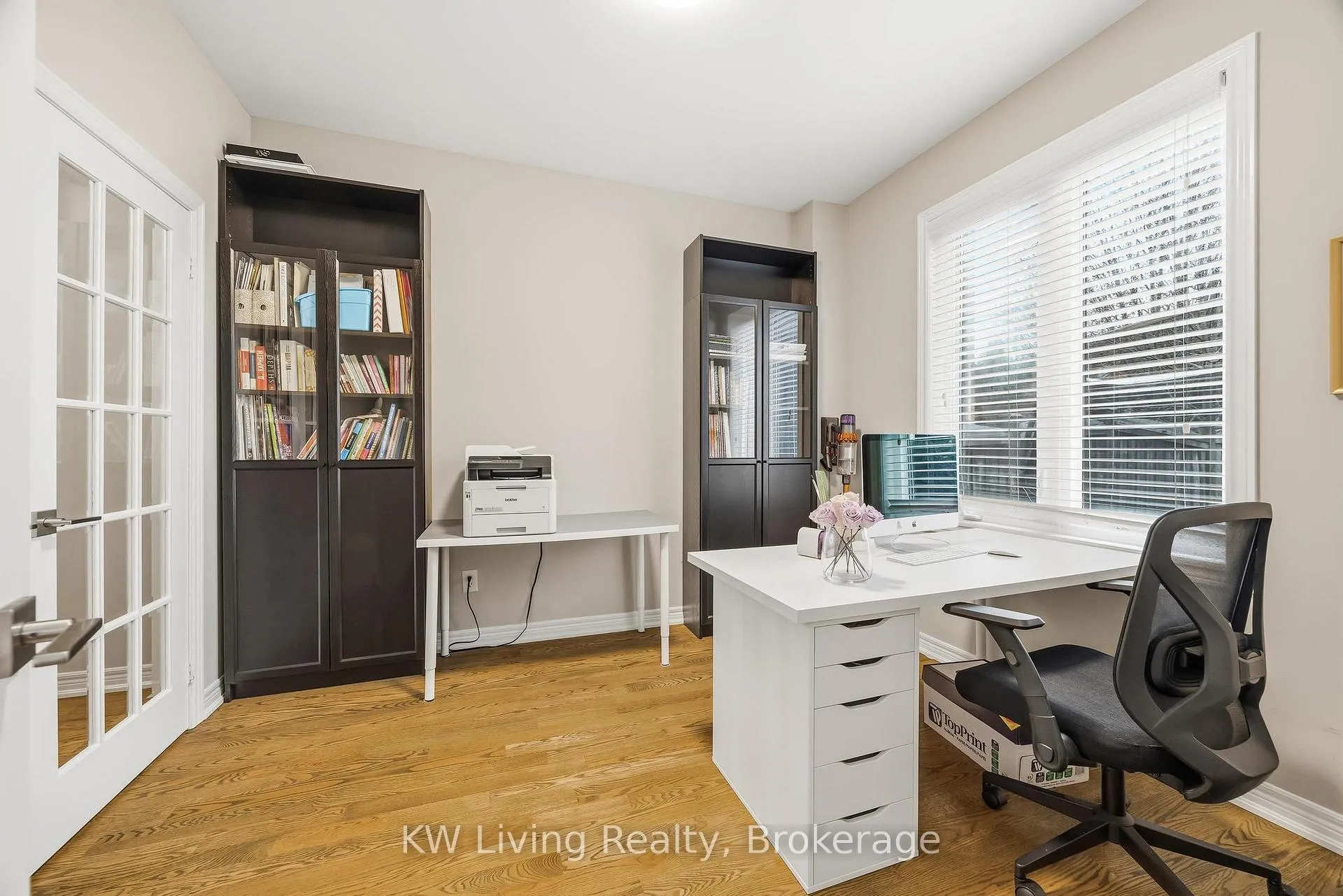 Photo 17 of 2327 Gladacres Lane E, Oakville, Westmount — HOMEH
