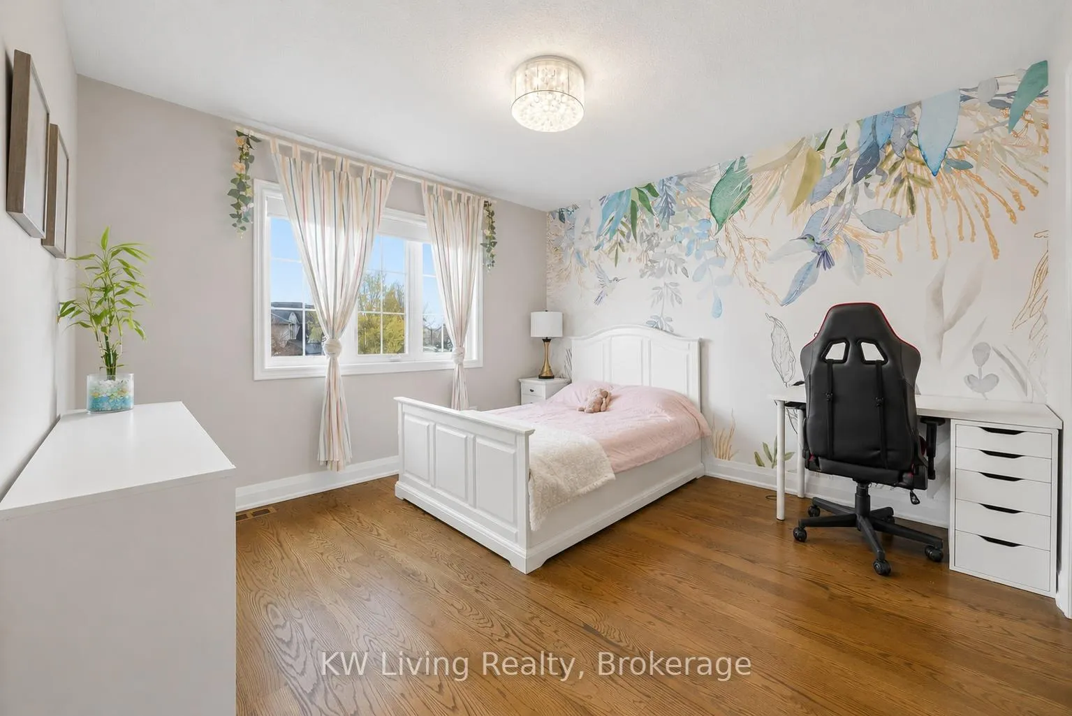 Photo 22 of 2327 Gladacres Lane E, Oakville, Westmount — HOMEH