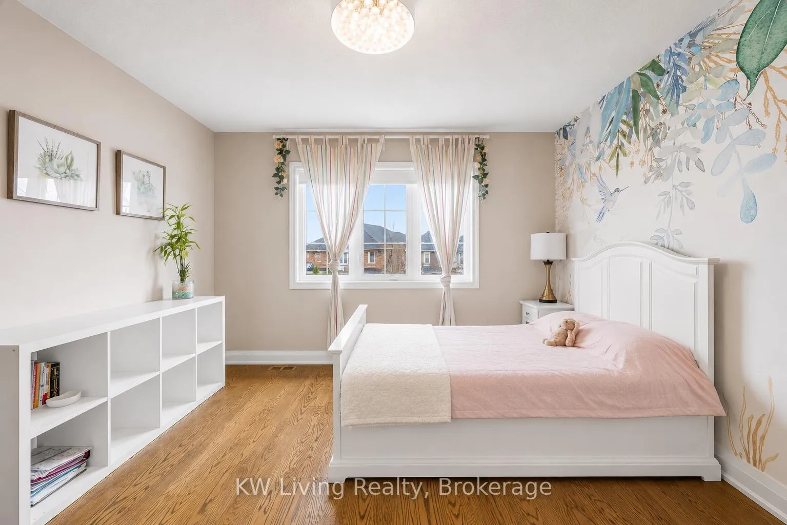 Photo 27 of 2327 Gladacres Lane E, Oakville, Westmount — HOMEH