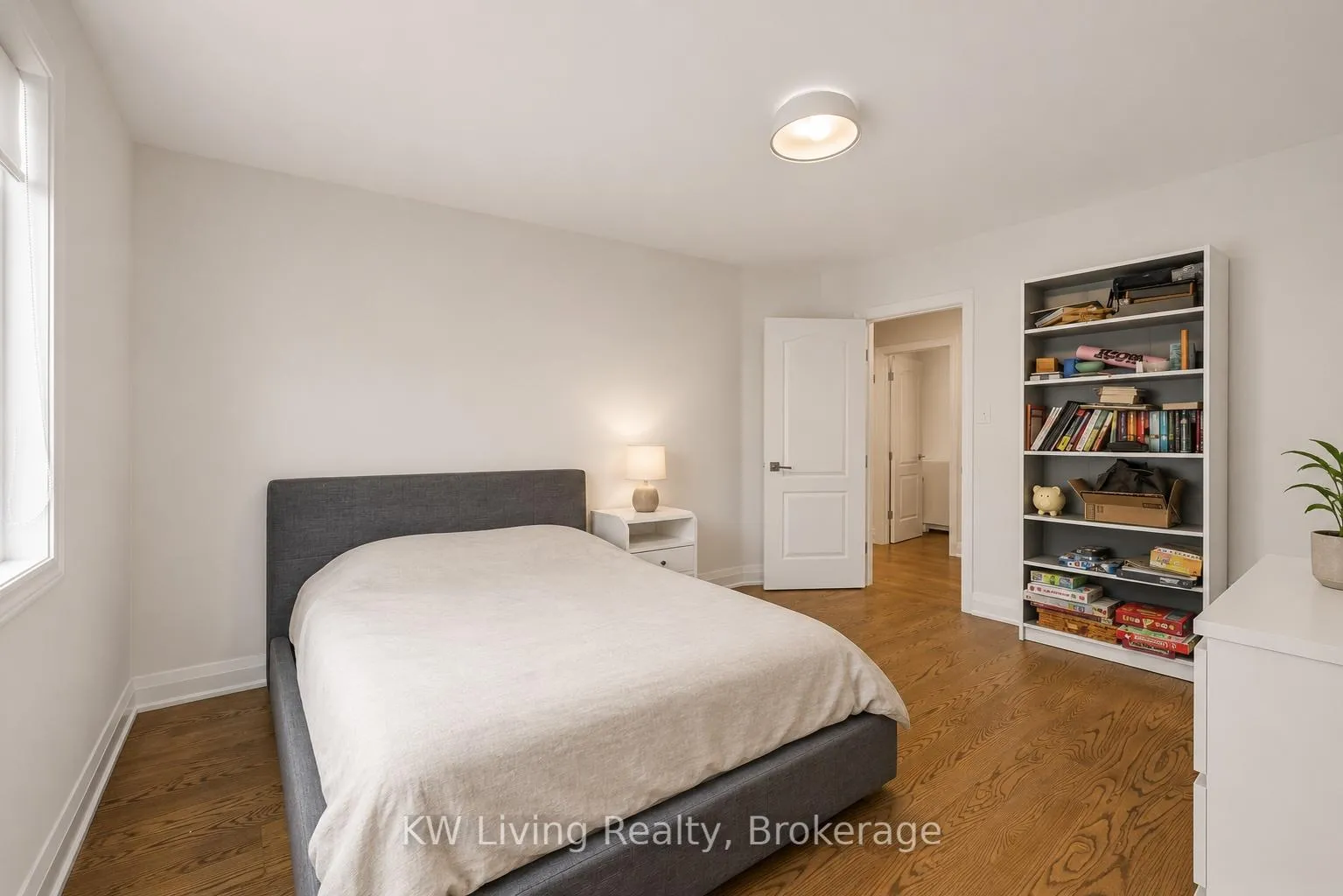 Photo 28 of 2327 Gladacres Lane E, Oakville, Westmount — HOMEH