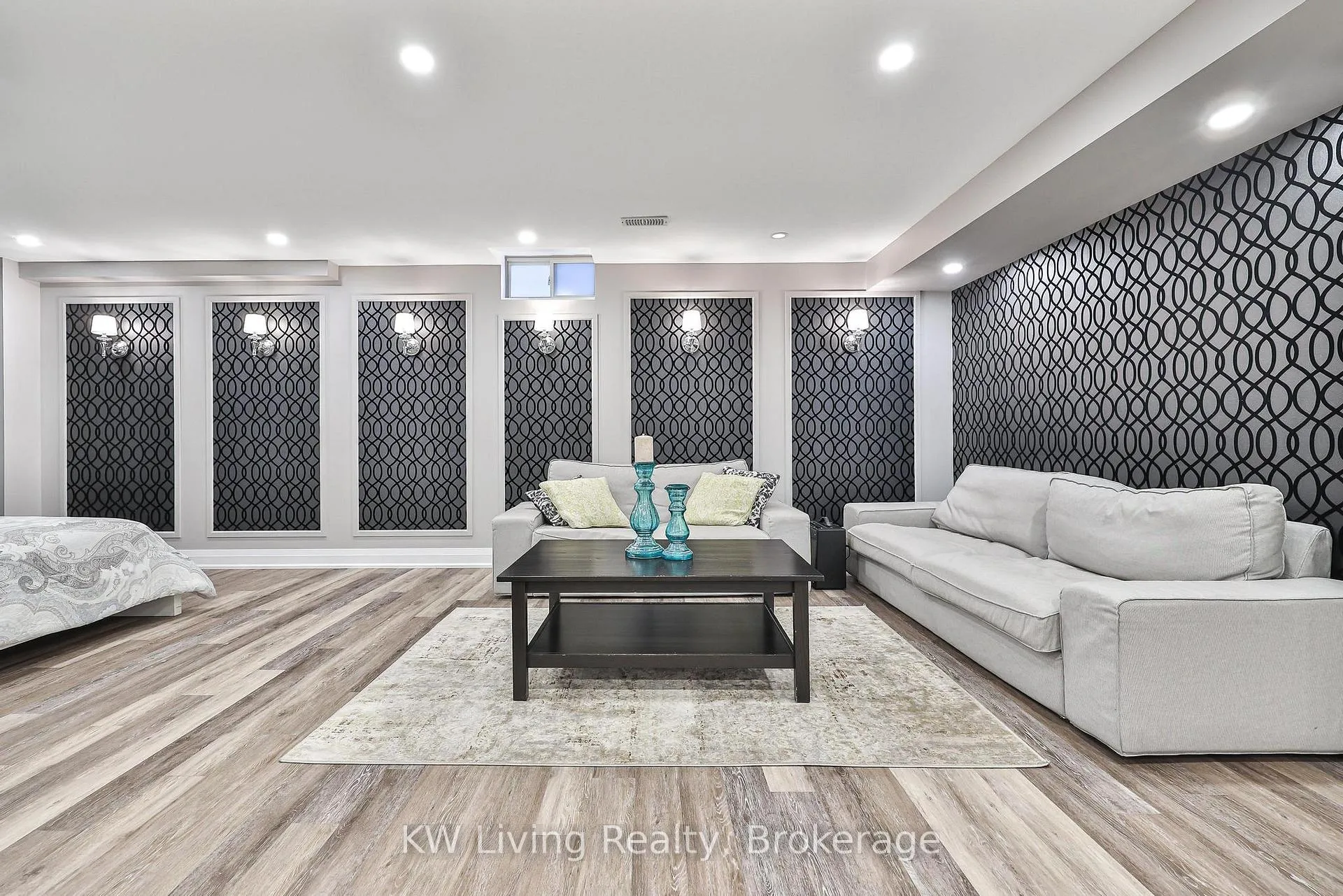 Photo 29 of 2327 Gladacres Lane E, Oakville, Westmount — HOMEH