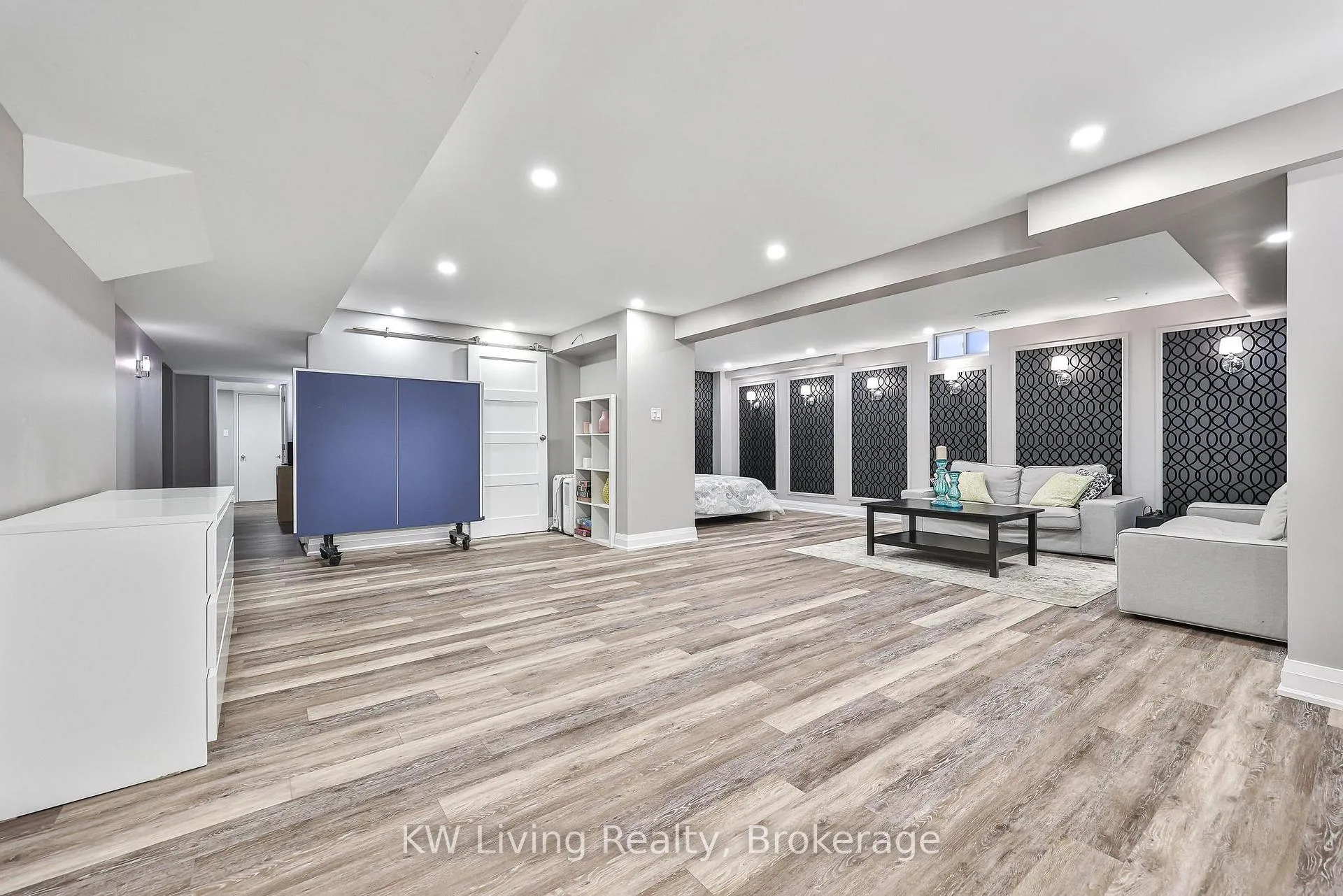 Photo 30 of 2327 Gladacres Lane E, Oakville, Westmount — HOMEH