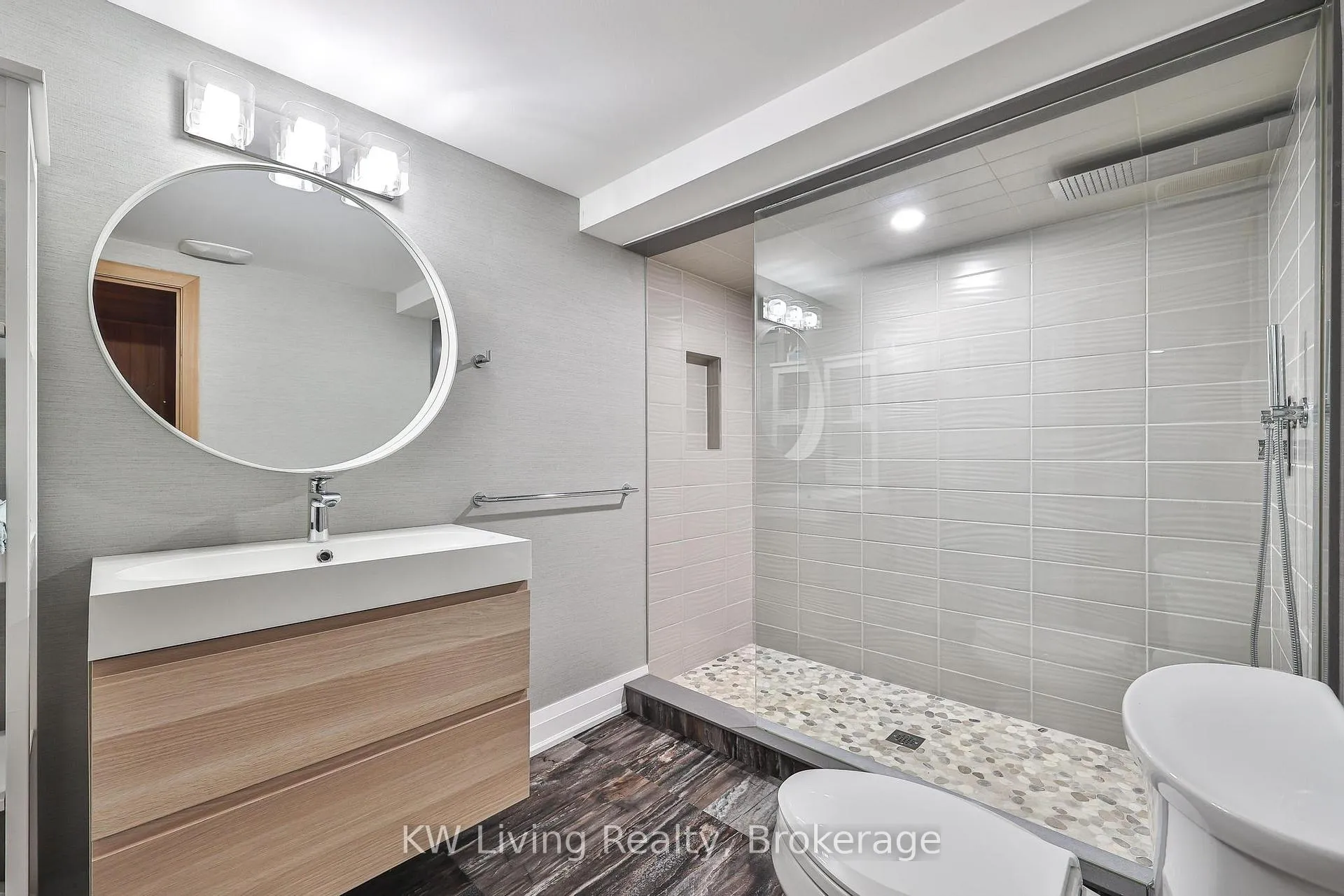 Photo 31 of 2327 Gladacres Lane E, Oakville, Westmount — HOMEH