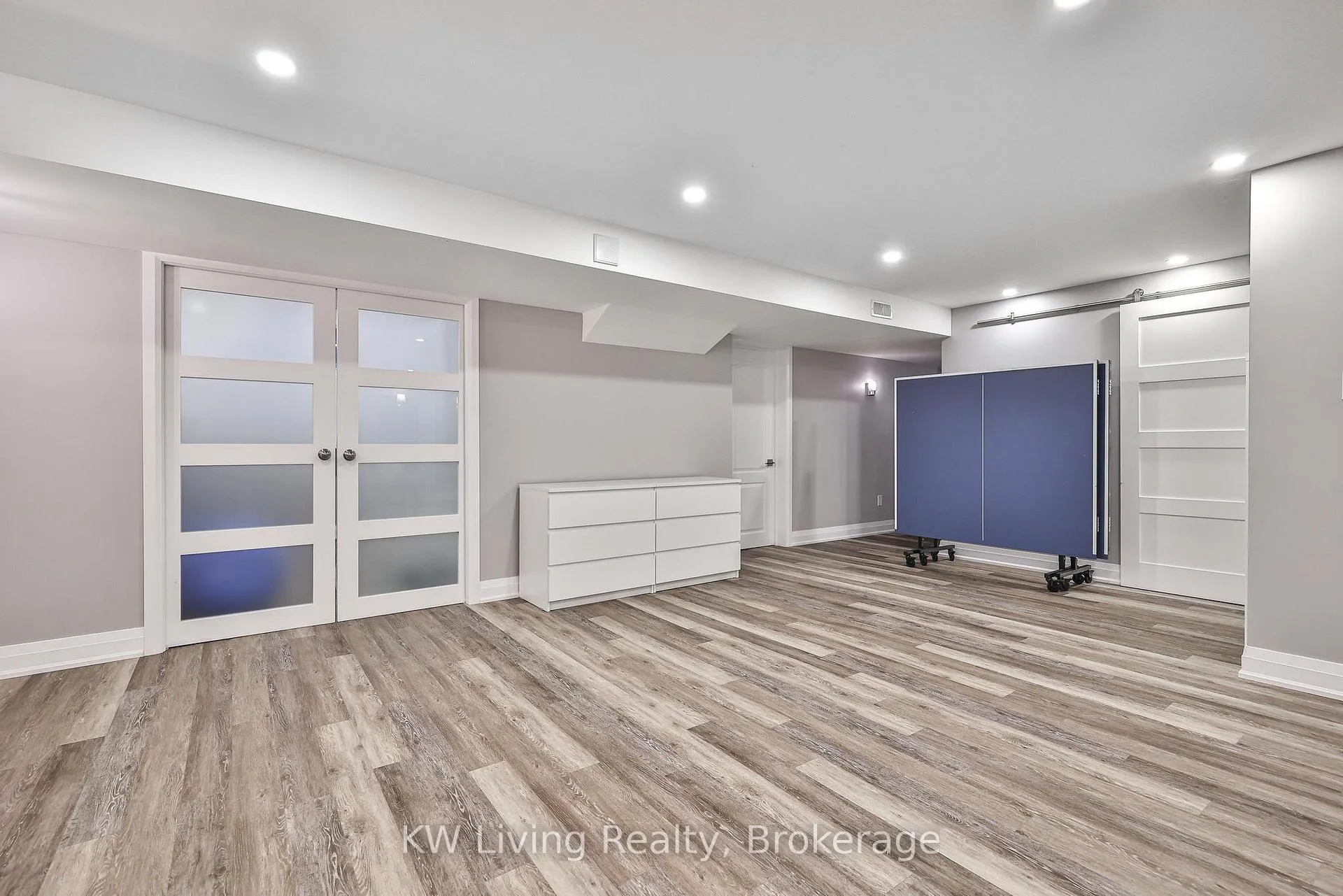 Photo 33 of 2327 Gladacres Lane E, Oakville, Westmount — HOMEH