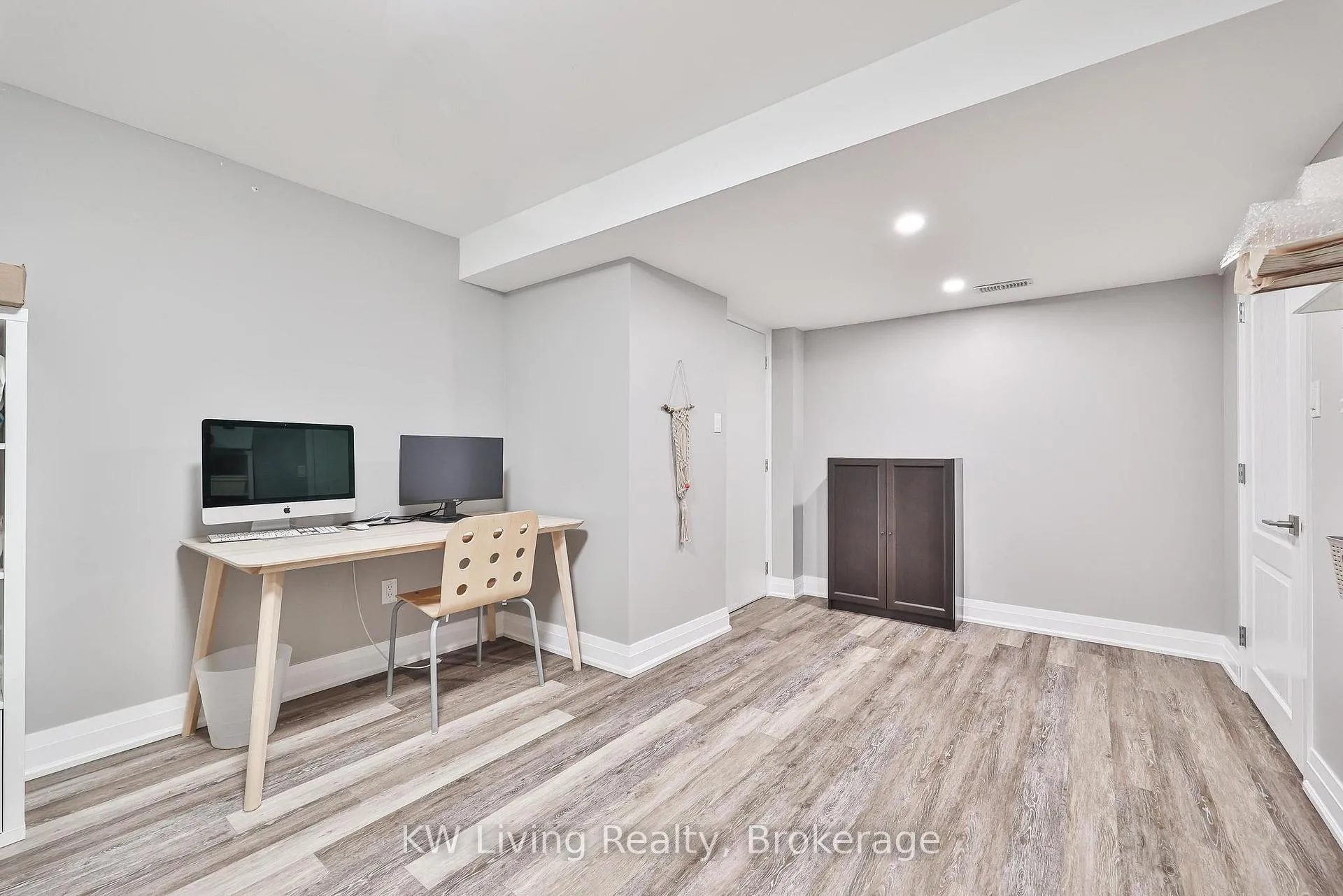 Photo 34 of 2327 Gladacres Lane E, Oakville, Westmount — HOMEH