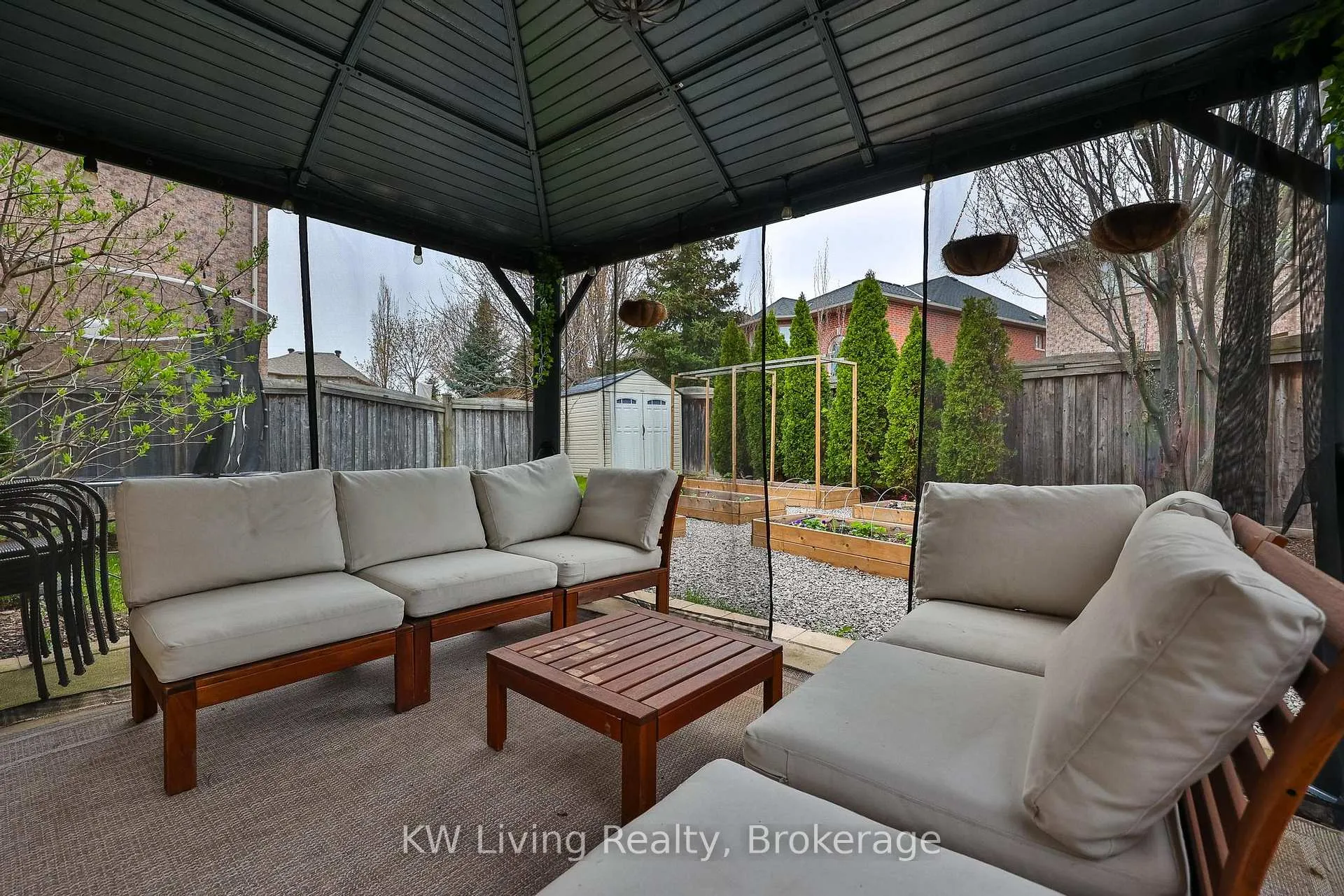 Photo 35 of 2327 Gladacres Lane E, Oakville, Westmount — HOMEH