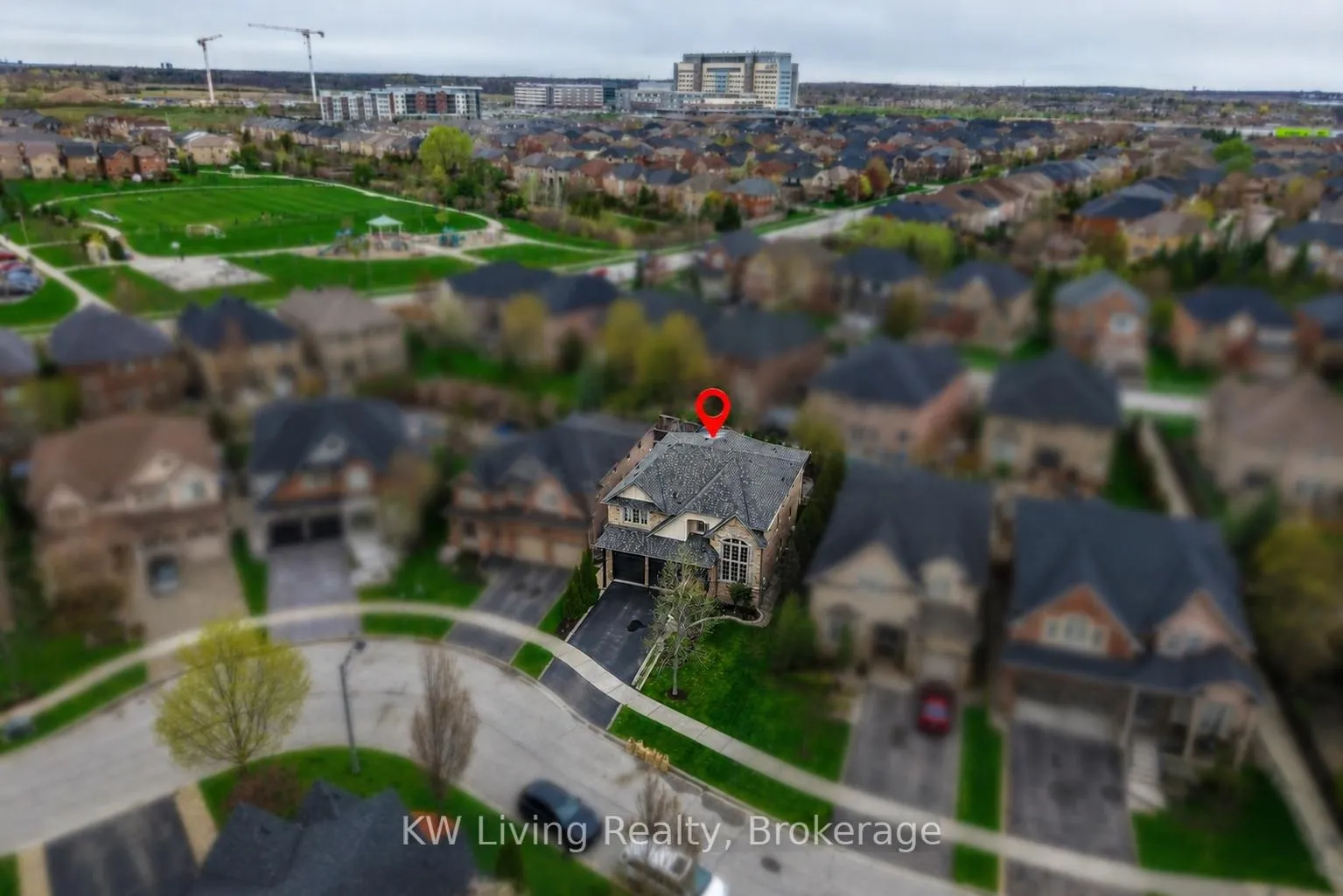 Photo 39 of 2327 Gladacres Lane E, Oakville, Westmount — HOMEH