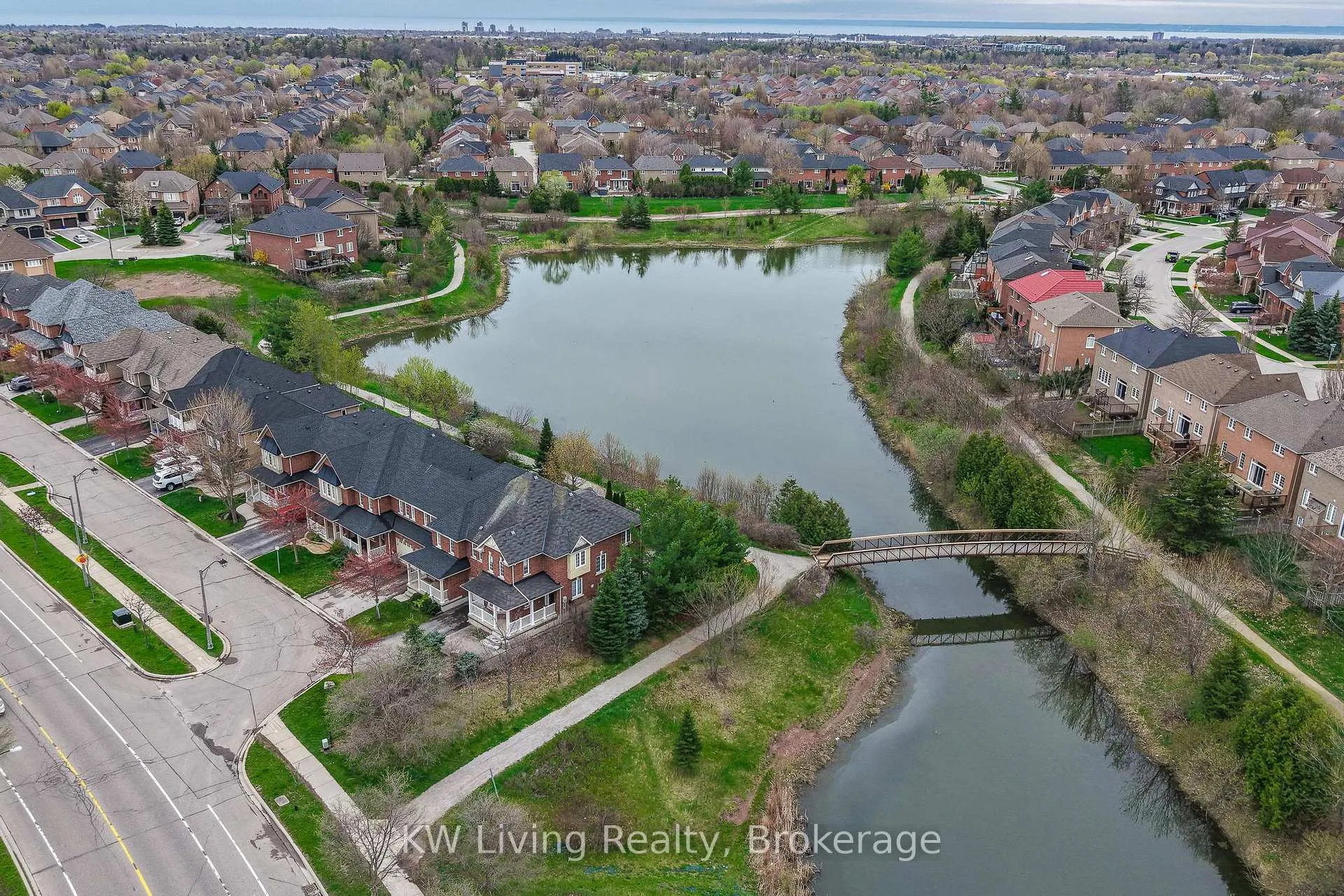 Photo 42 of 2327 Gladacres Lane E, Oakville, Westmount — HOMEH