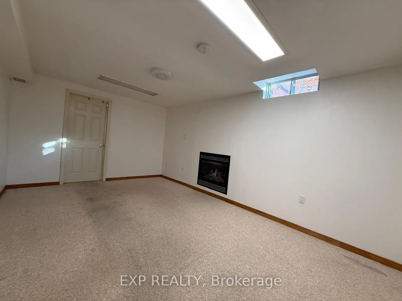 Photo 3 of Unit Basement, 308 Evergreen Crescent, Oakville, Wedgewood Creek — HOMEH