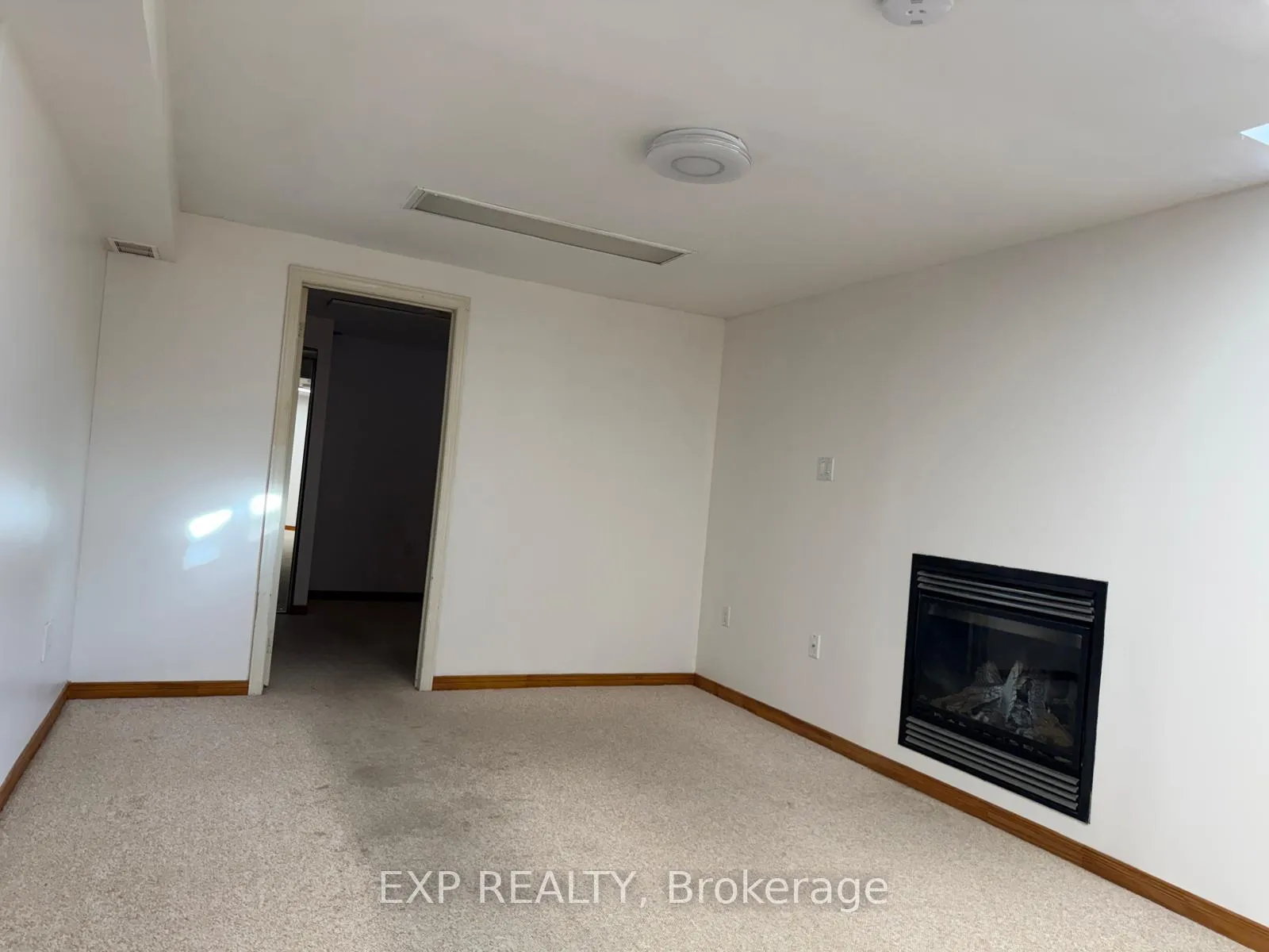 Photo 4 of Unit Basement, 308 Evergreen Crescent, Oakville, Wedgewood Creek — HOMEH